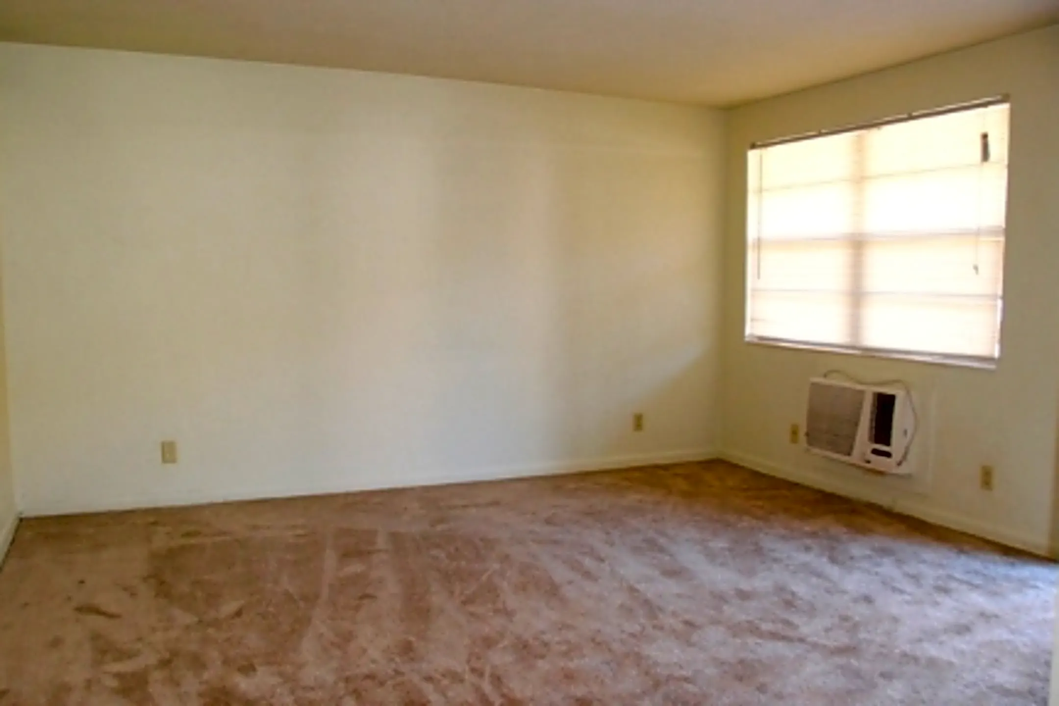 Forest Park Apartments 2647 Cesery Blvd Jacksonville, FL Apartments