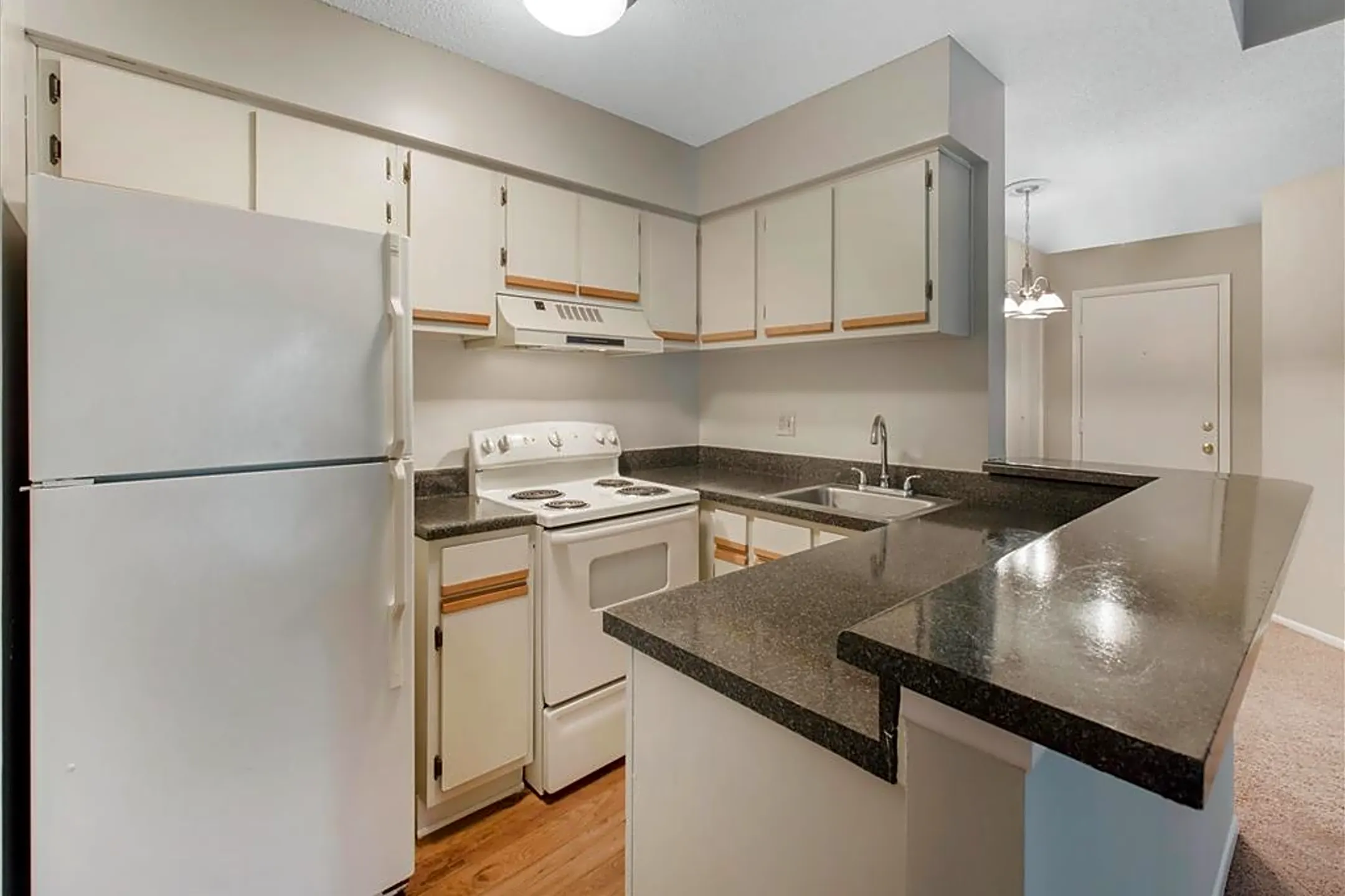 Kitchen - The Verandahs Apartments - Montgomery Village, MD