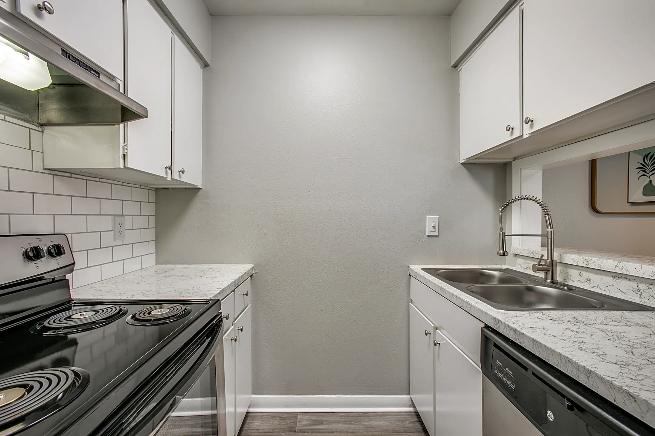 Bellaire Oaks 8900 Chimney Rock Rd Houston, TX Apartments for Rent