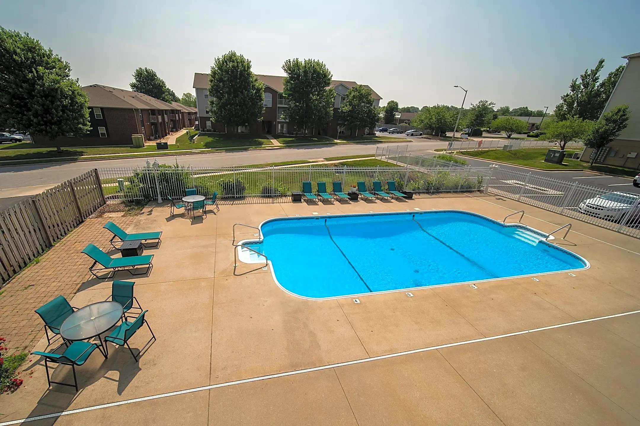 Palm Village Apartments 2861 S Nettleton Ave Springfield, MO