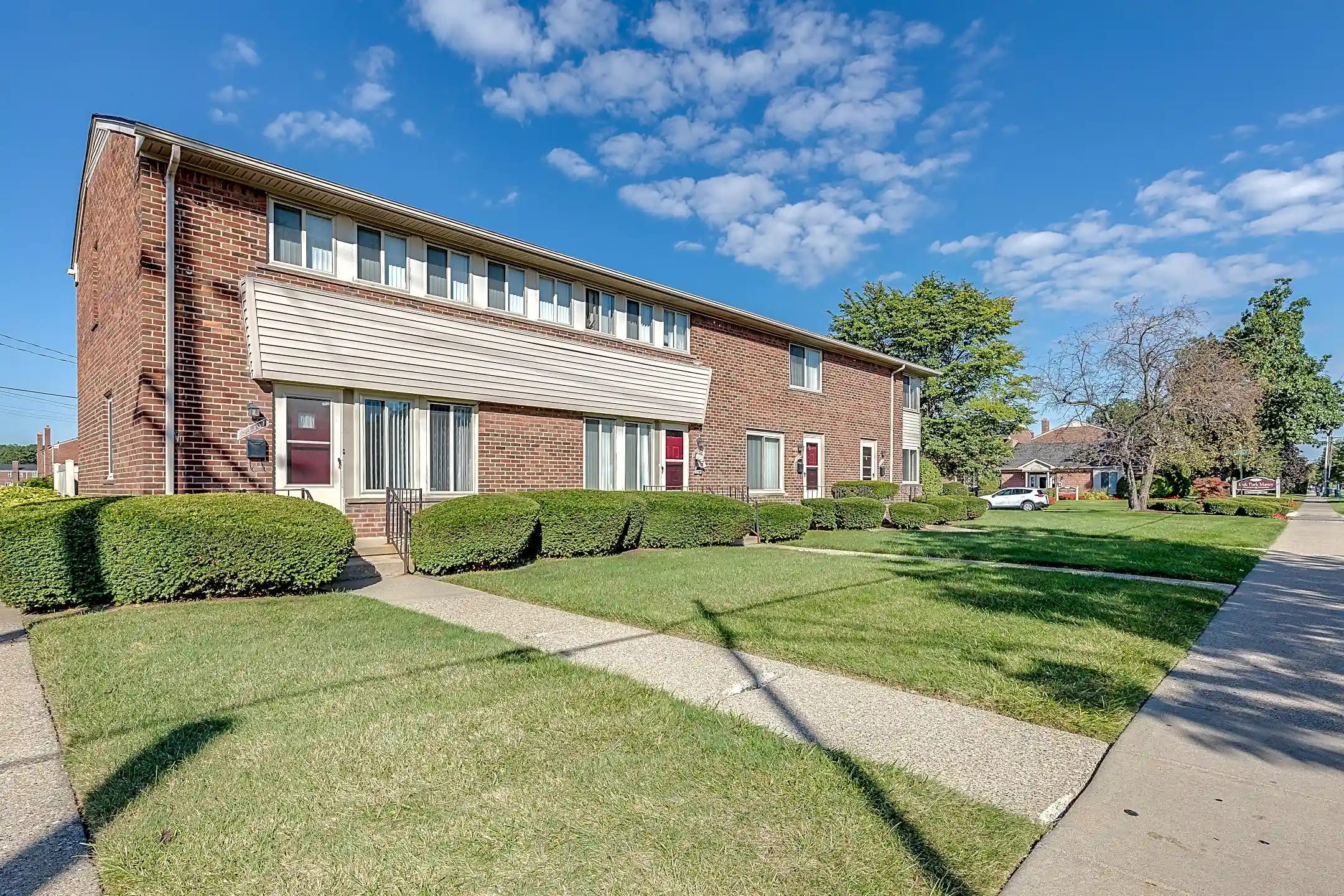 Oak Park Manor 13600 Kenwood St Oak Park, MI Apartments for Rent