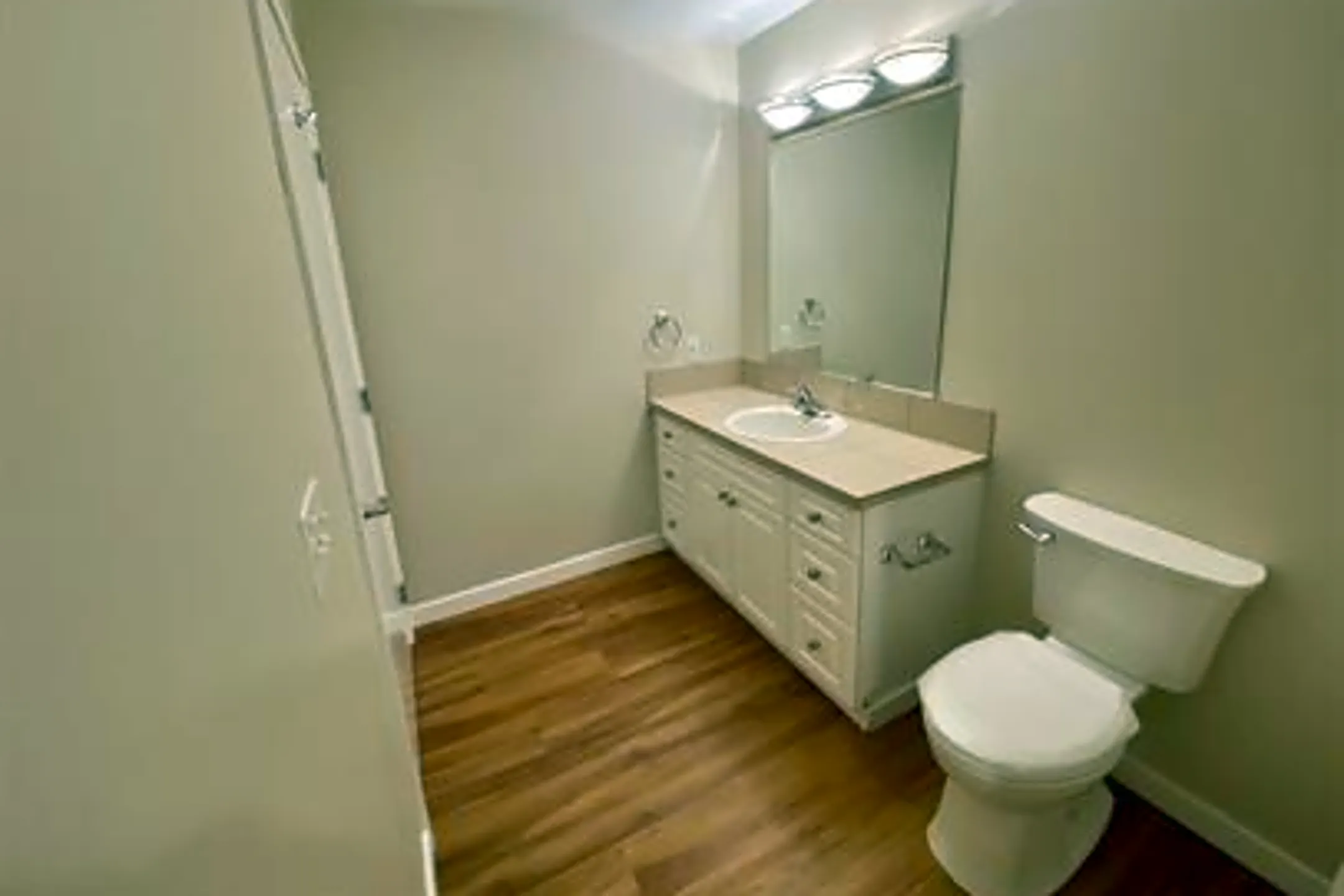 103 Main St E Houses Clarks Grove, MN 56016