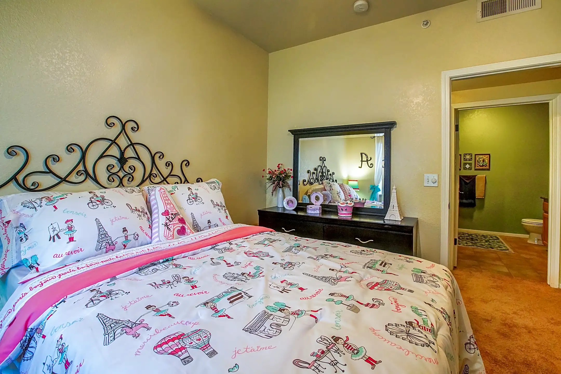 Palo Alto Place 5430 W Palo Alto Ave Fresno, CA Apartments for Rent