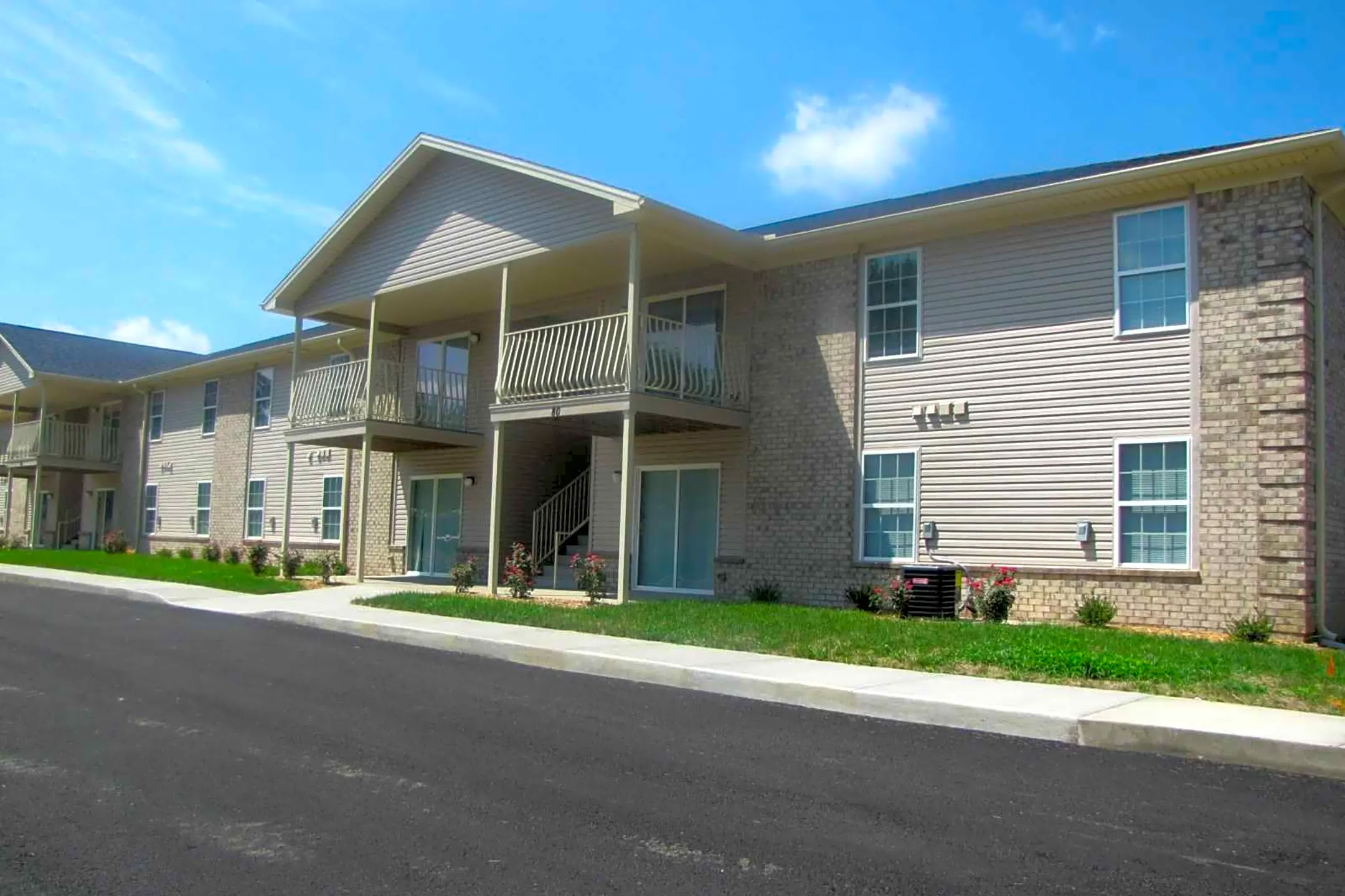 Red Oak Apartments - West Point, KY
