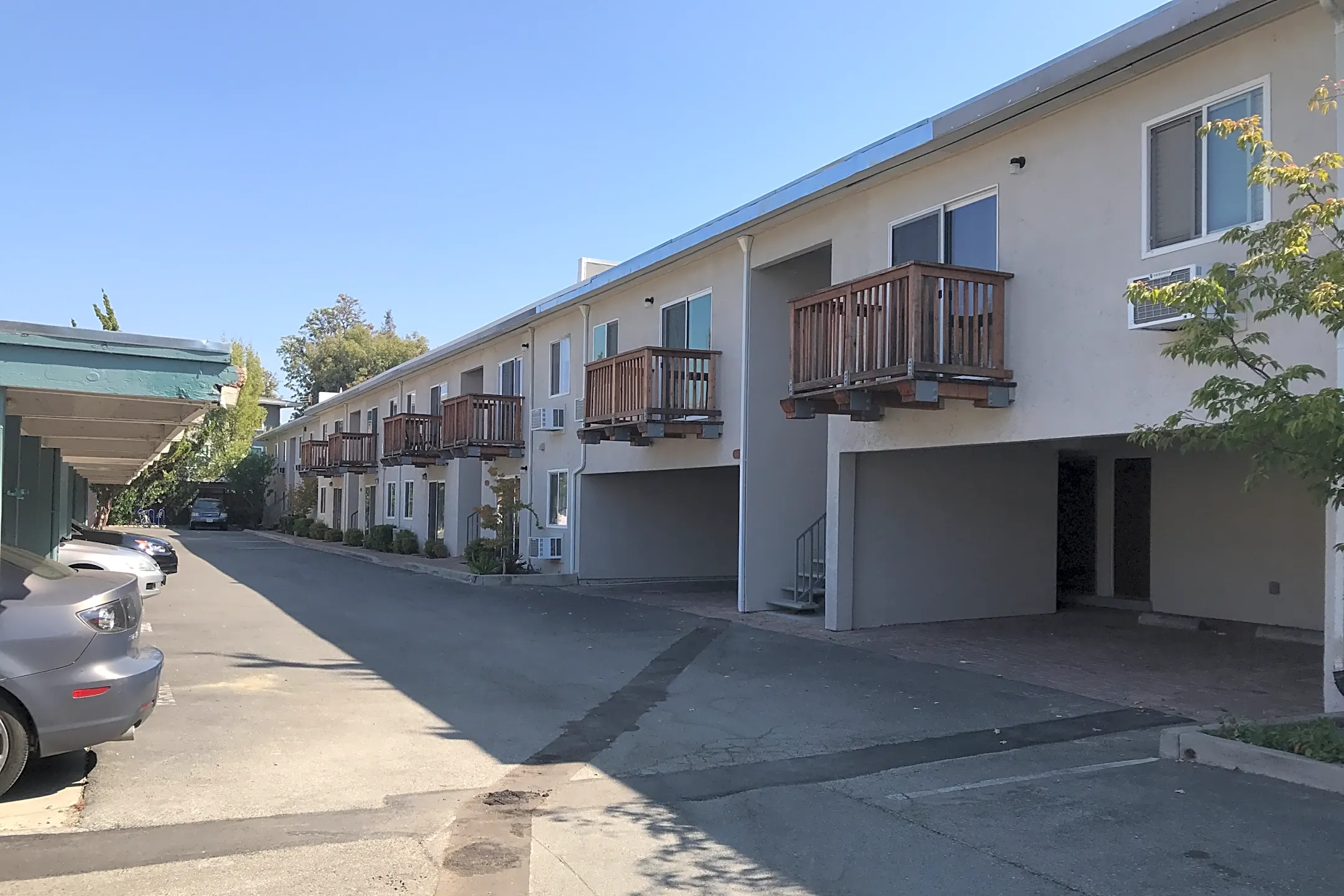 Santa Barbara Manor Apartments - Pleasant Hill, CA 94523