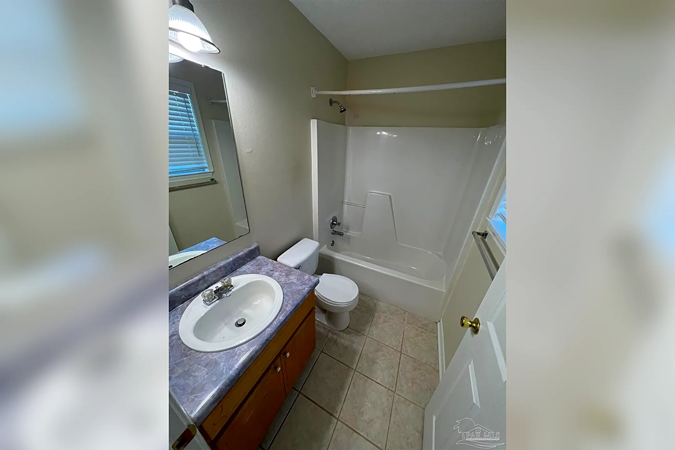 Bathroom - 1665 E Hatton St - Pensacola, FL