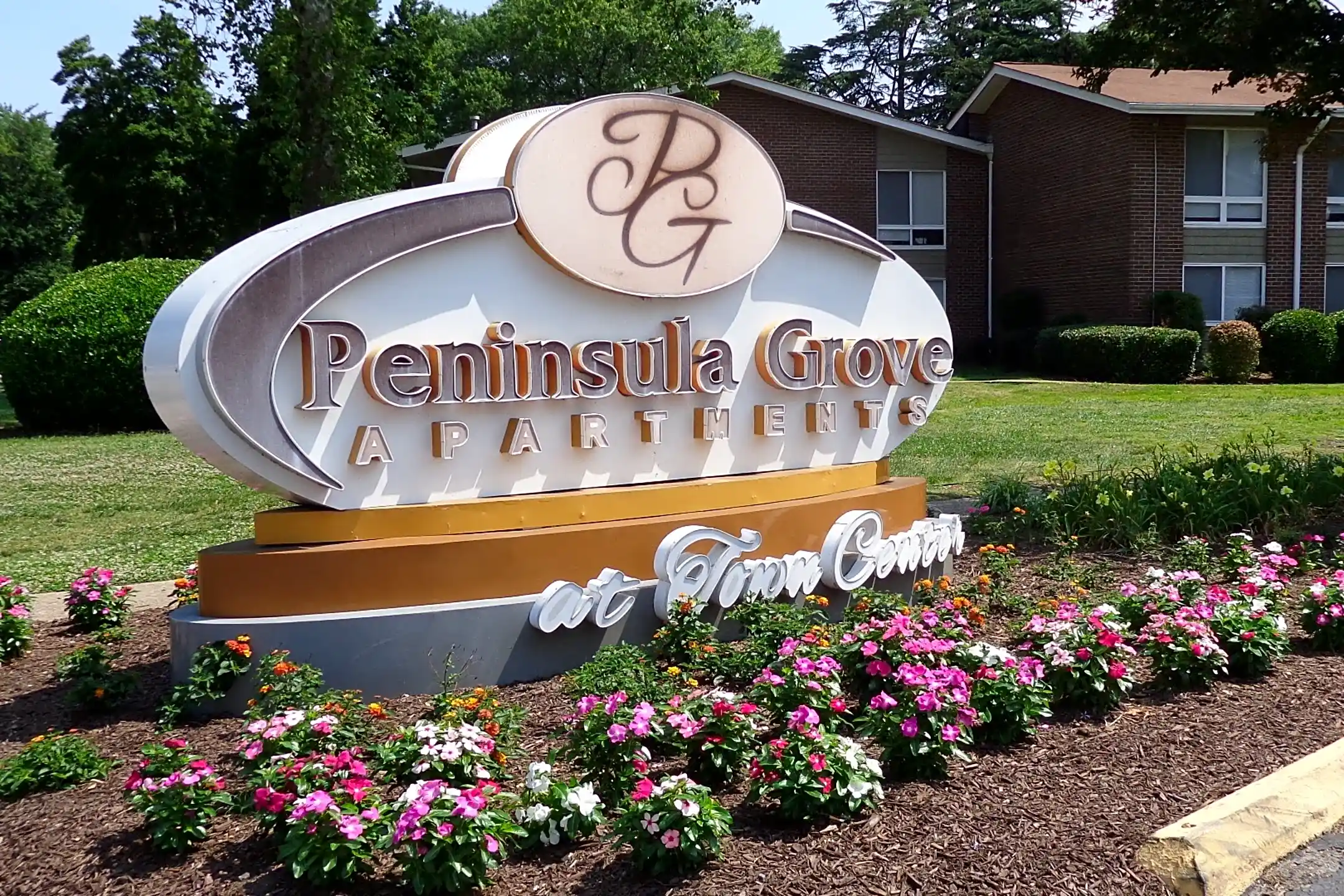 Peninsula Grove Apartments 2018 Cunningham Dr Hampton, VA