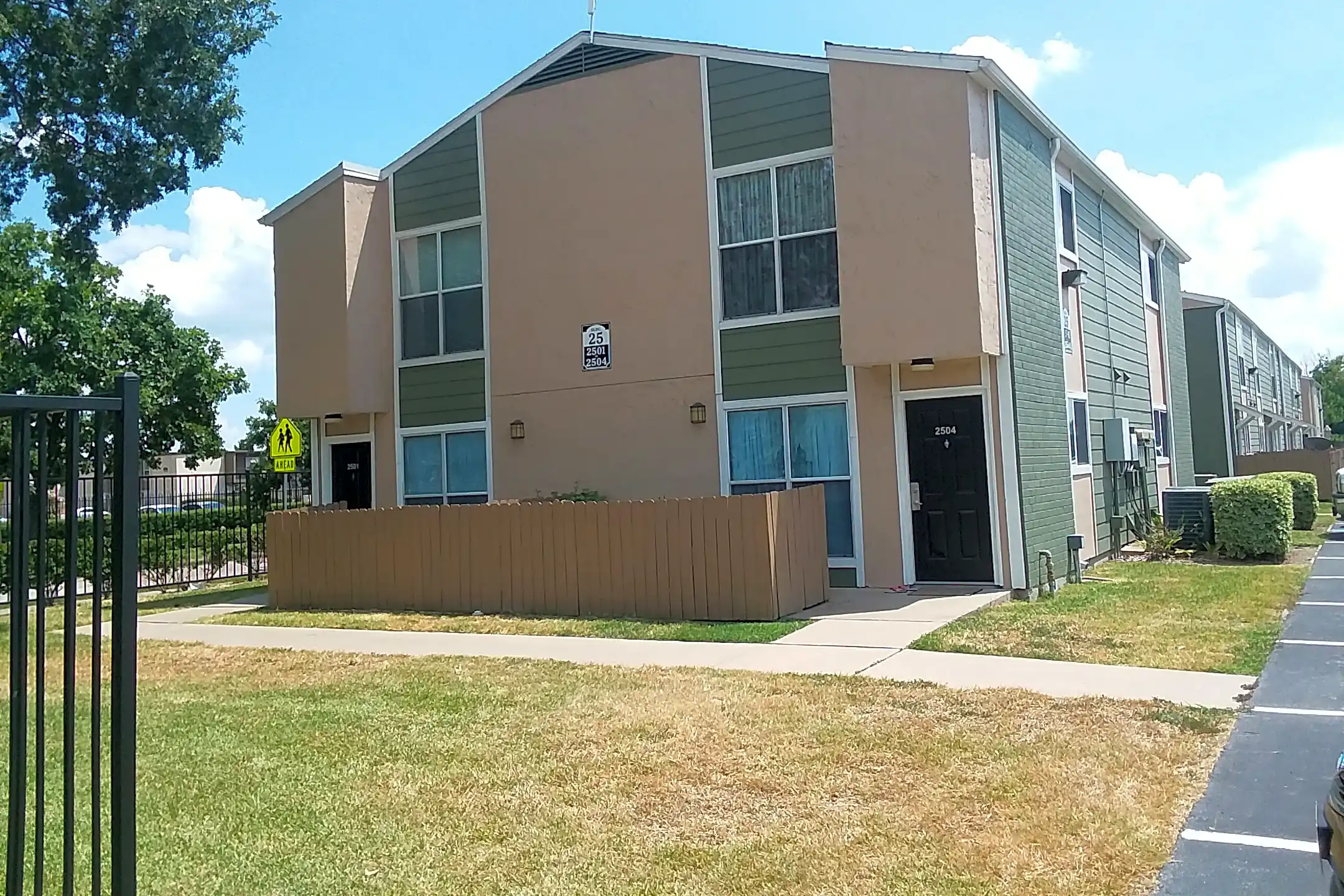 Fondren Court Apartments