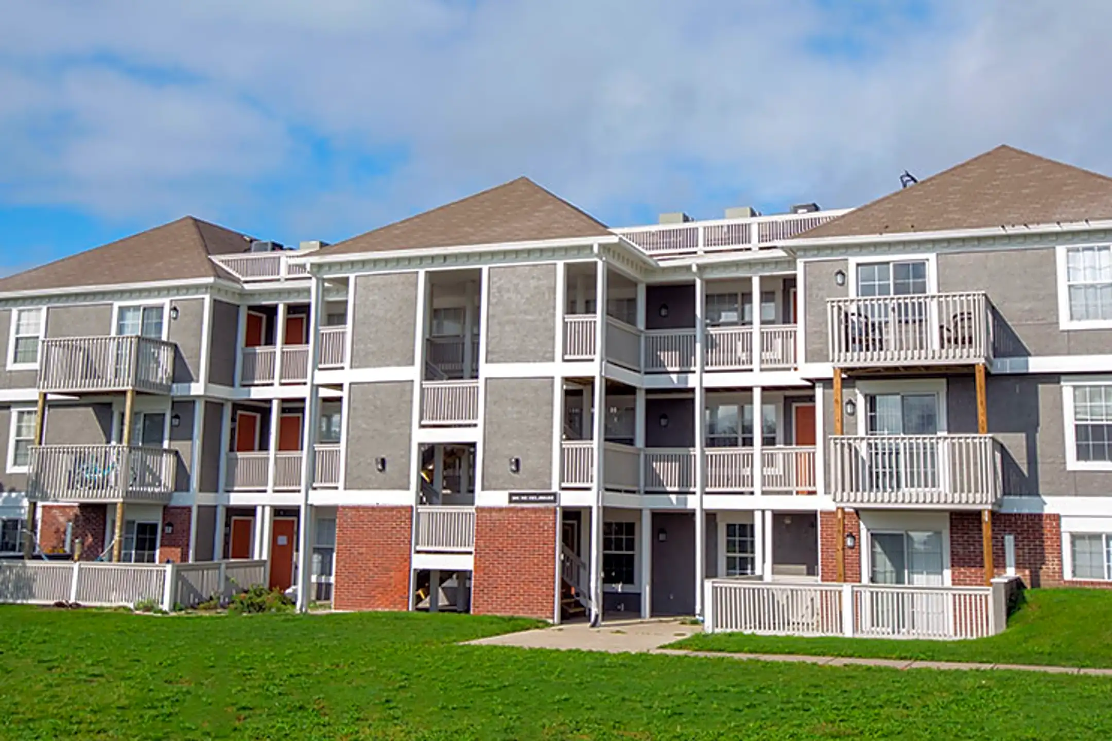 Ashbrooke Apartments - Ankeny, IA 50021