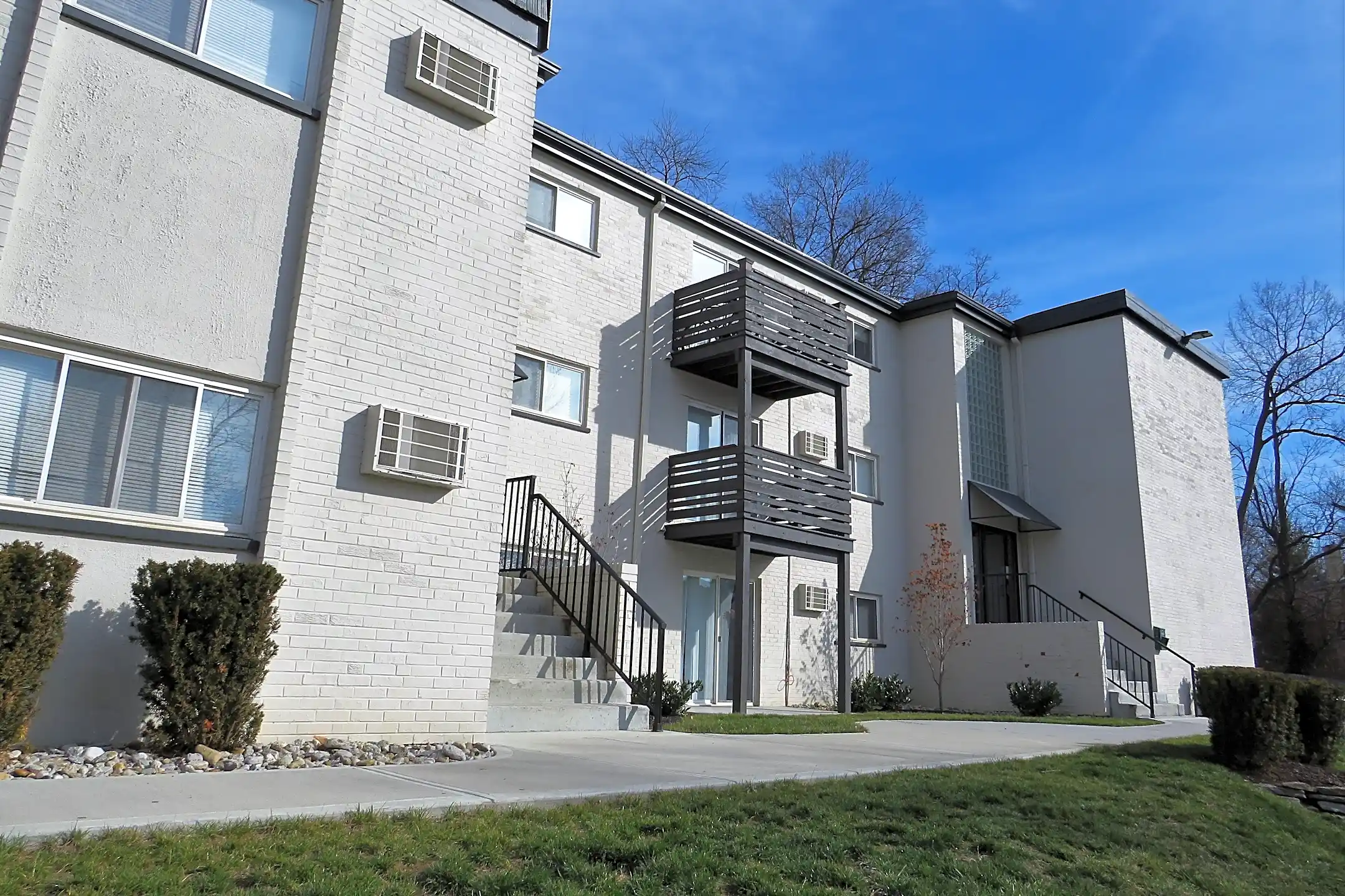 Building - Cincinnati Premier Living - Cincinnati, OH