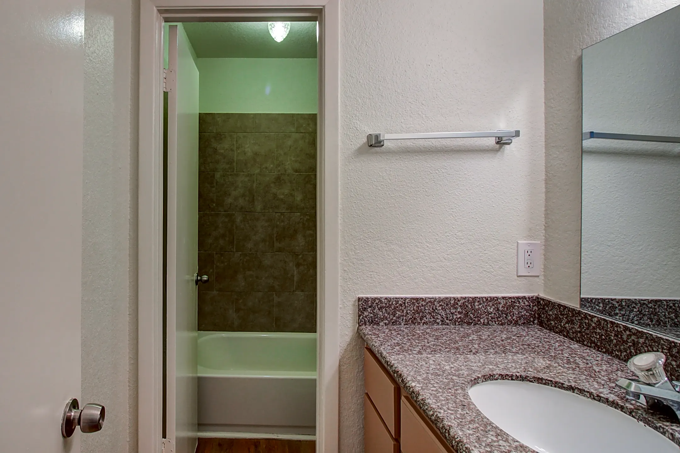 Bayou Drive Apartments 601 E Coombs St Alvin, TX Apartments for