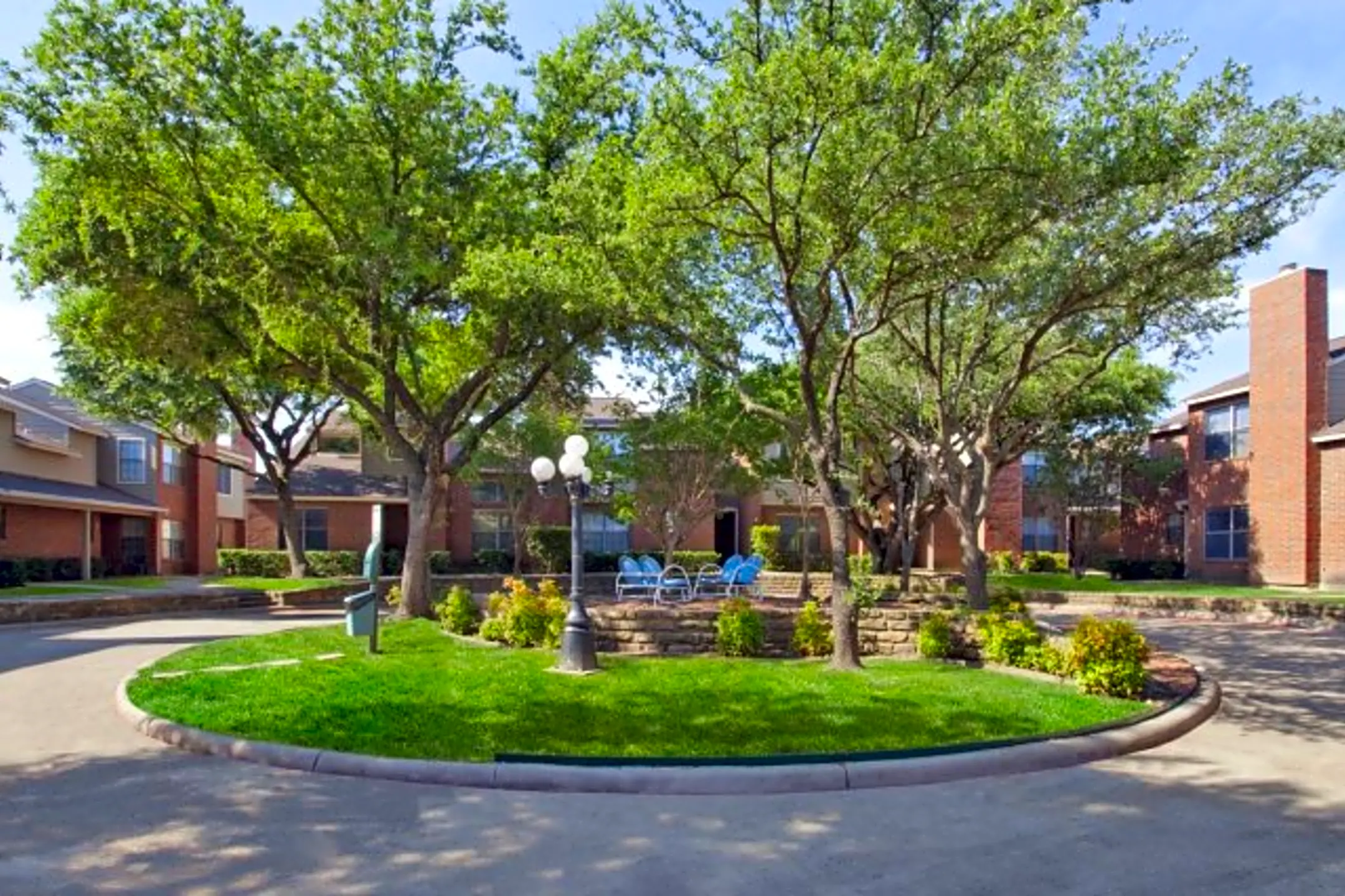 Amberly Village Townhomes - 2735 N Garland Ave | Garland, TX Apartments ...