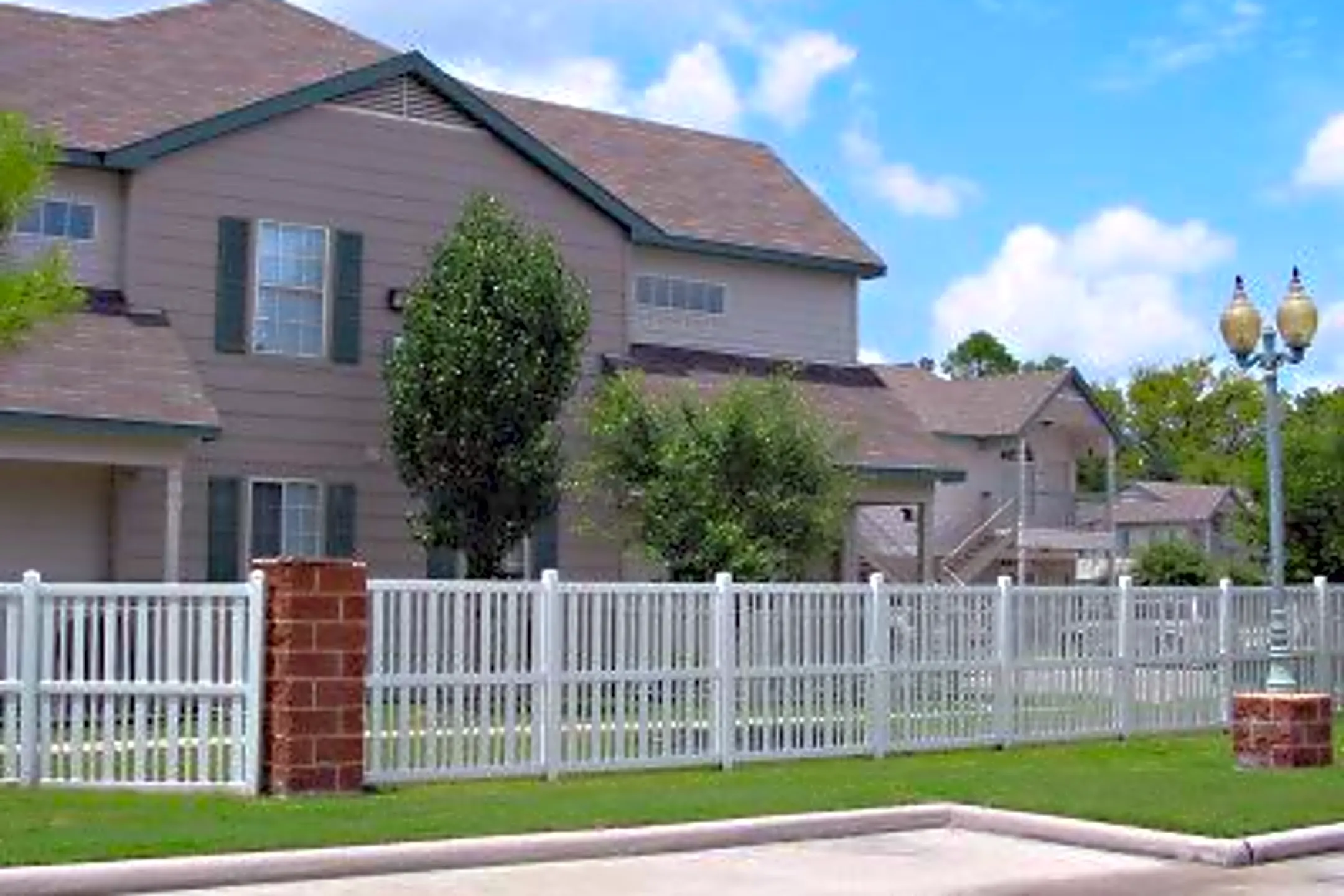 Tidwell Estates 1200 W Tidwell Rd Houston, TX Apartments for Rent