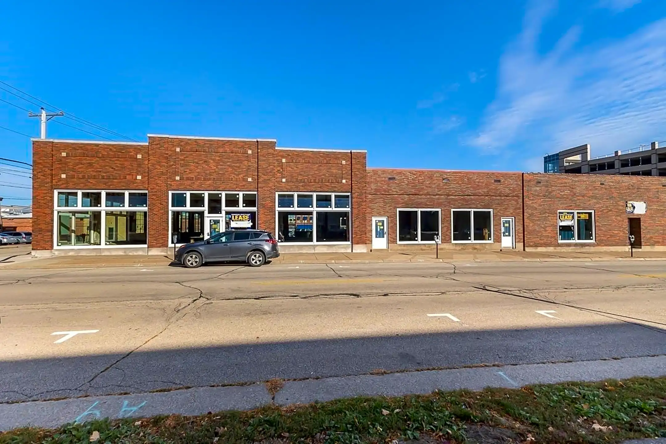 Building - 1084 Iowa St - Dubuque, IA