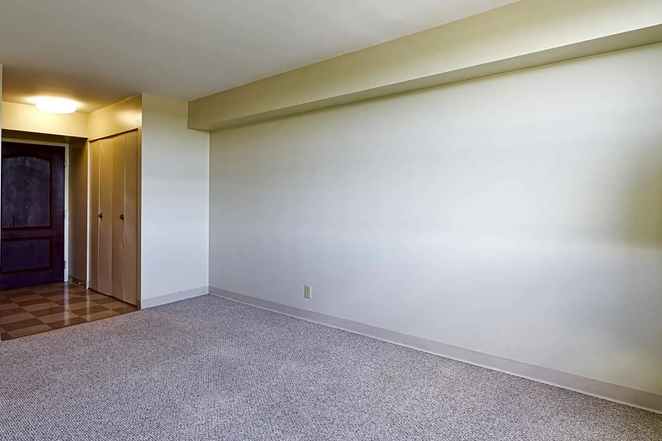 Living Room - Covenant House Apartments - Toledo, OH
