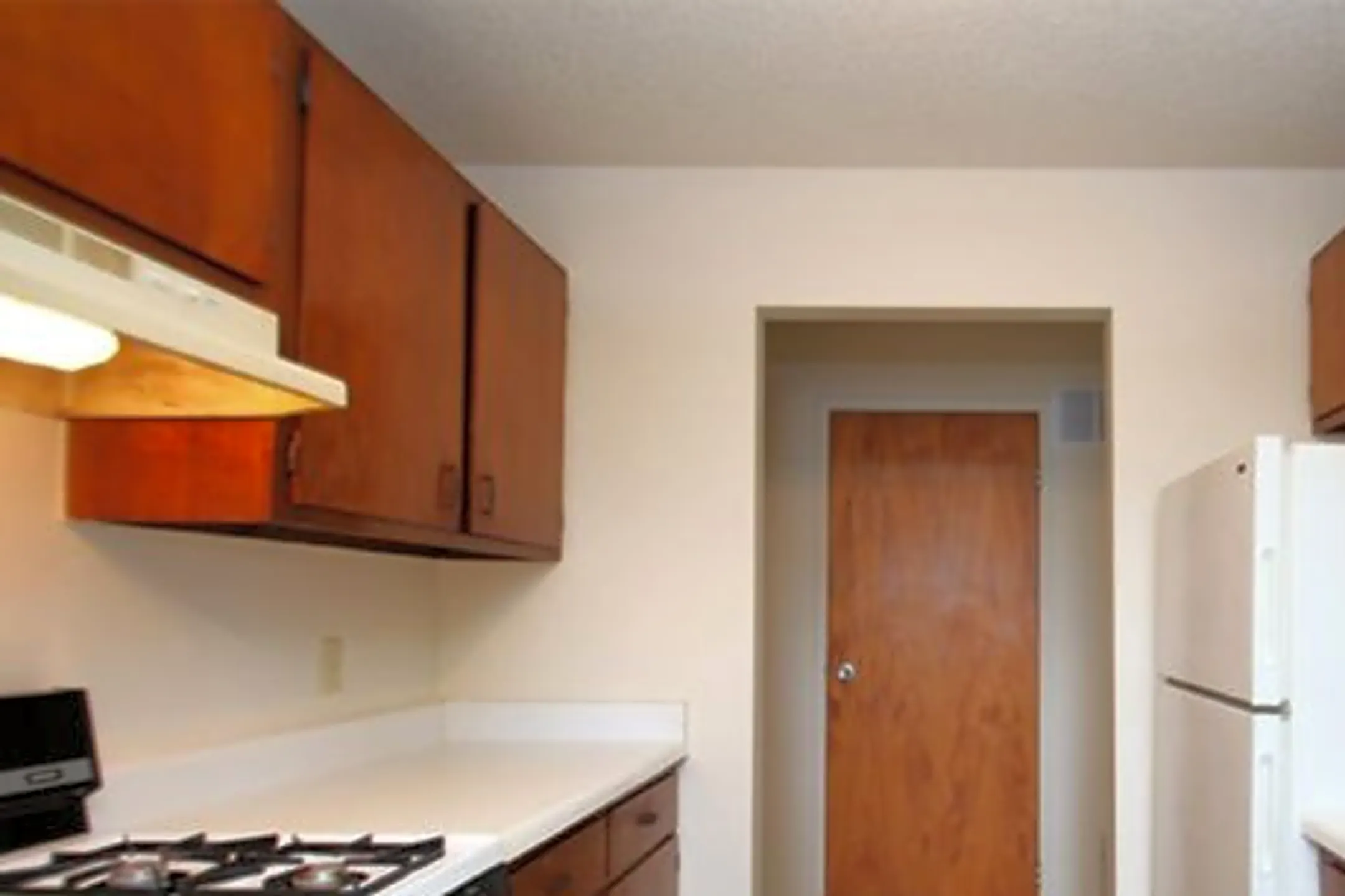 Excelsior Village Apartments 2000 W Jesse James Rd Excelsior