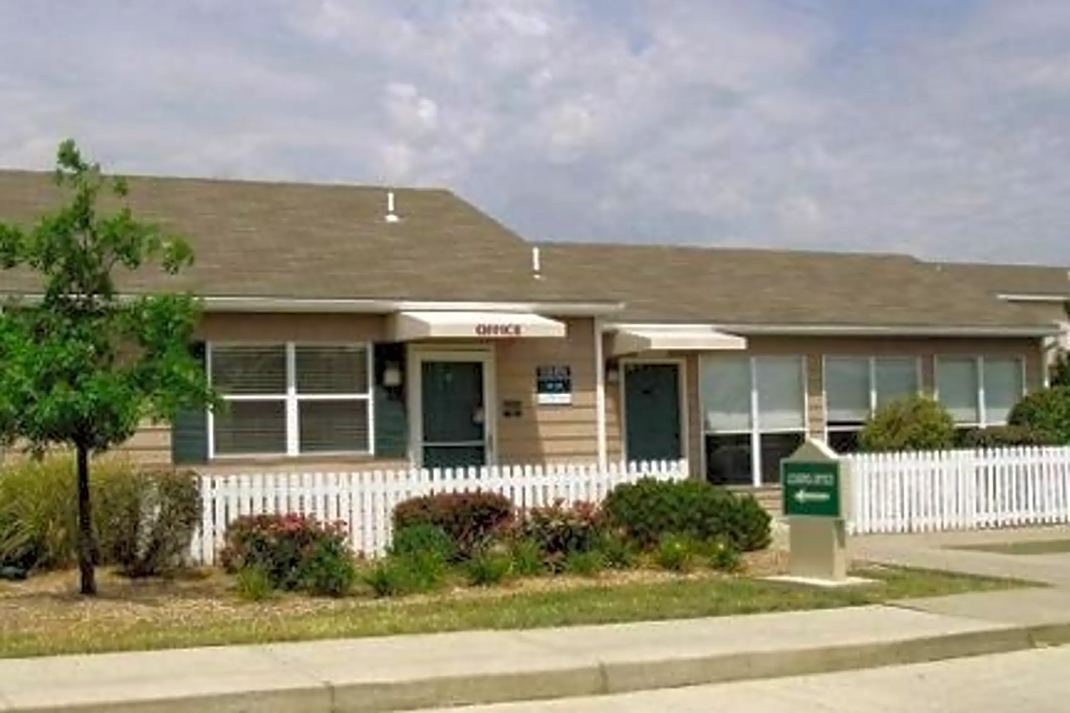 Eagle Ridge Apartments 530 Eldridge St Lawrence, KS Apartments for