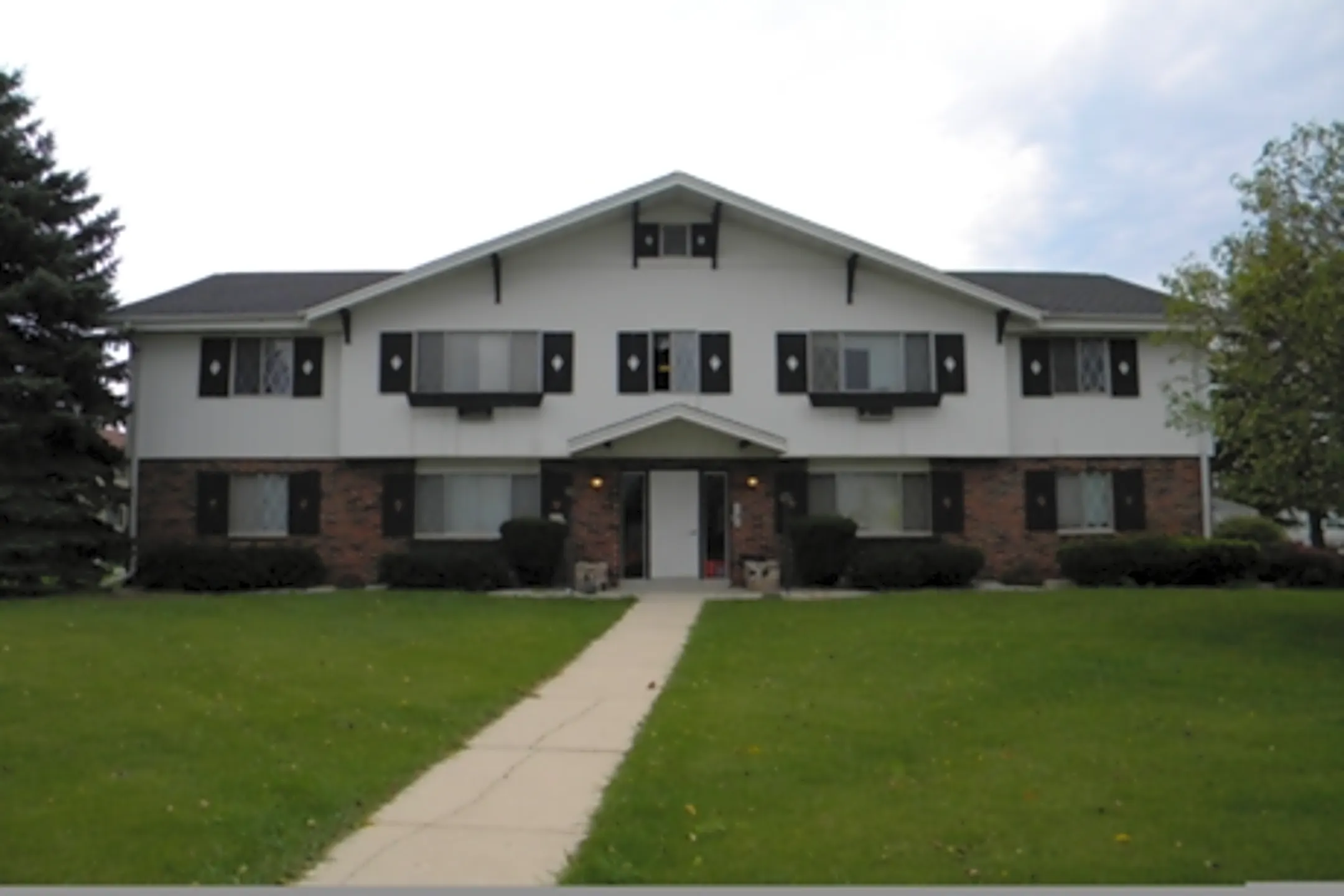 Francese Drive Apartments Germantown, WI 53022
