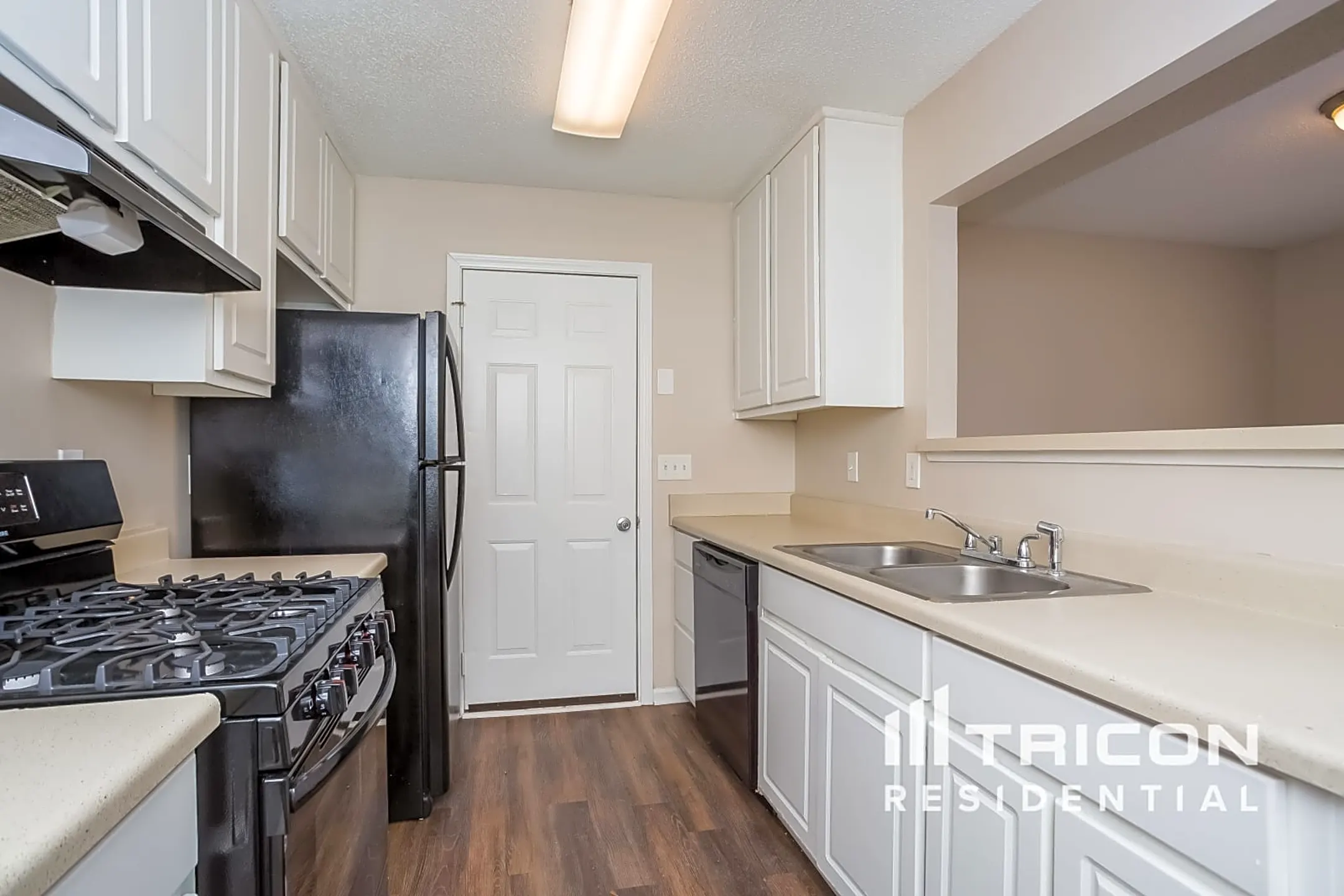 Kitchen - 144 Glynn Addy Drive - Stockbridge, GA