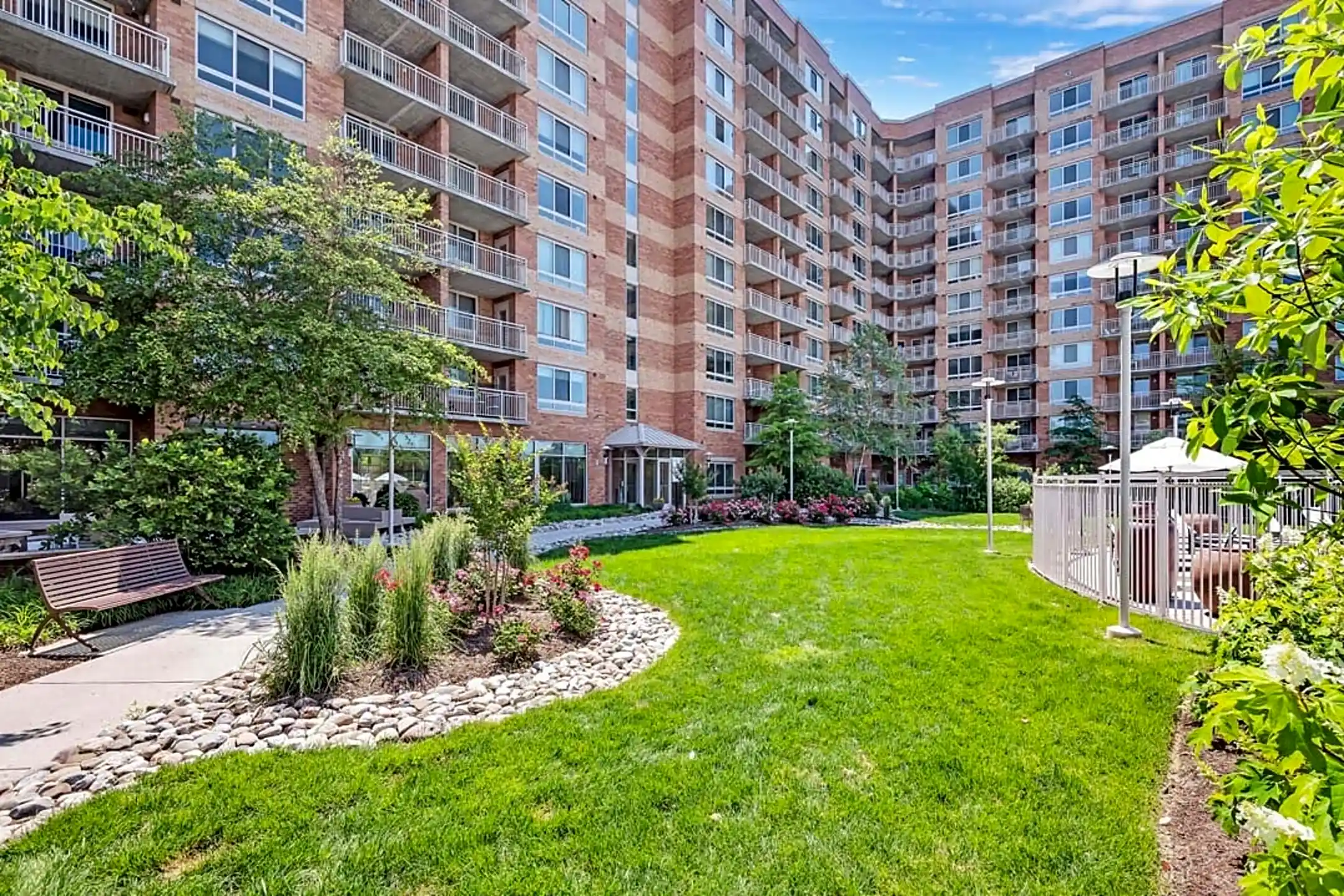 Prosperity Flats Fairfax, VA 22031