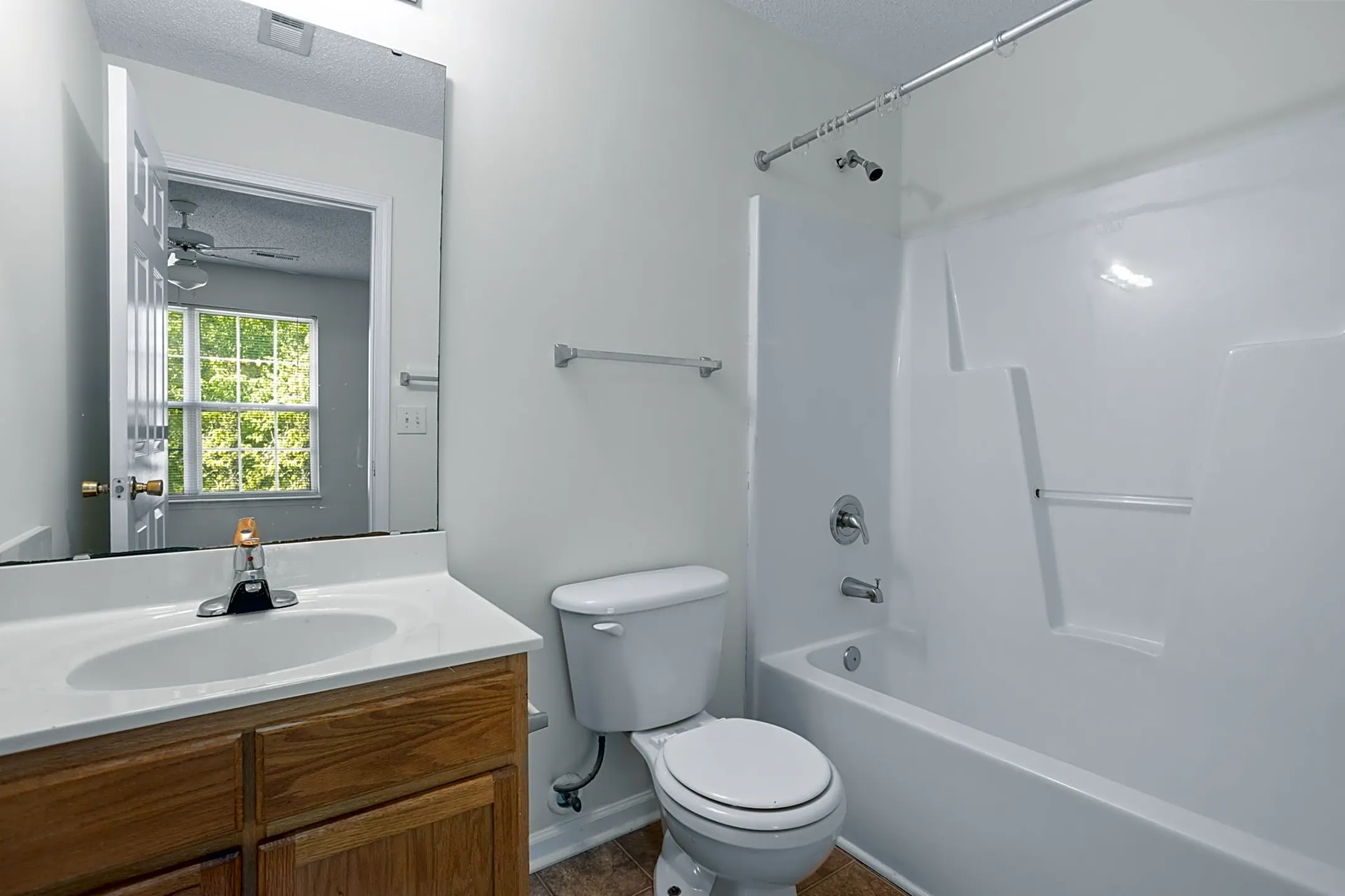 Greenhaven Trace 800 Greenhaven Dr Greensboro, NC Apartments for