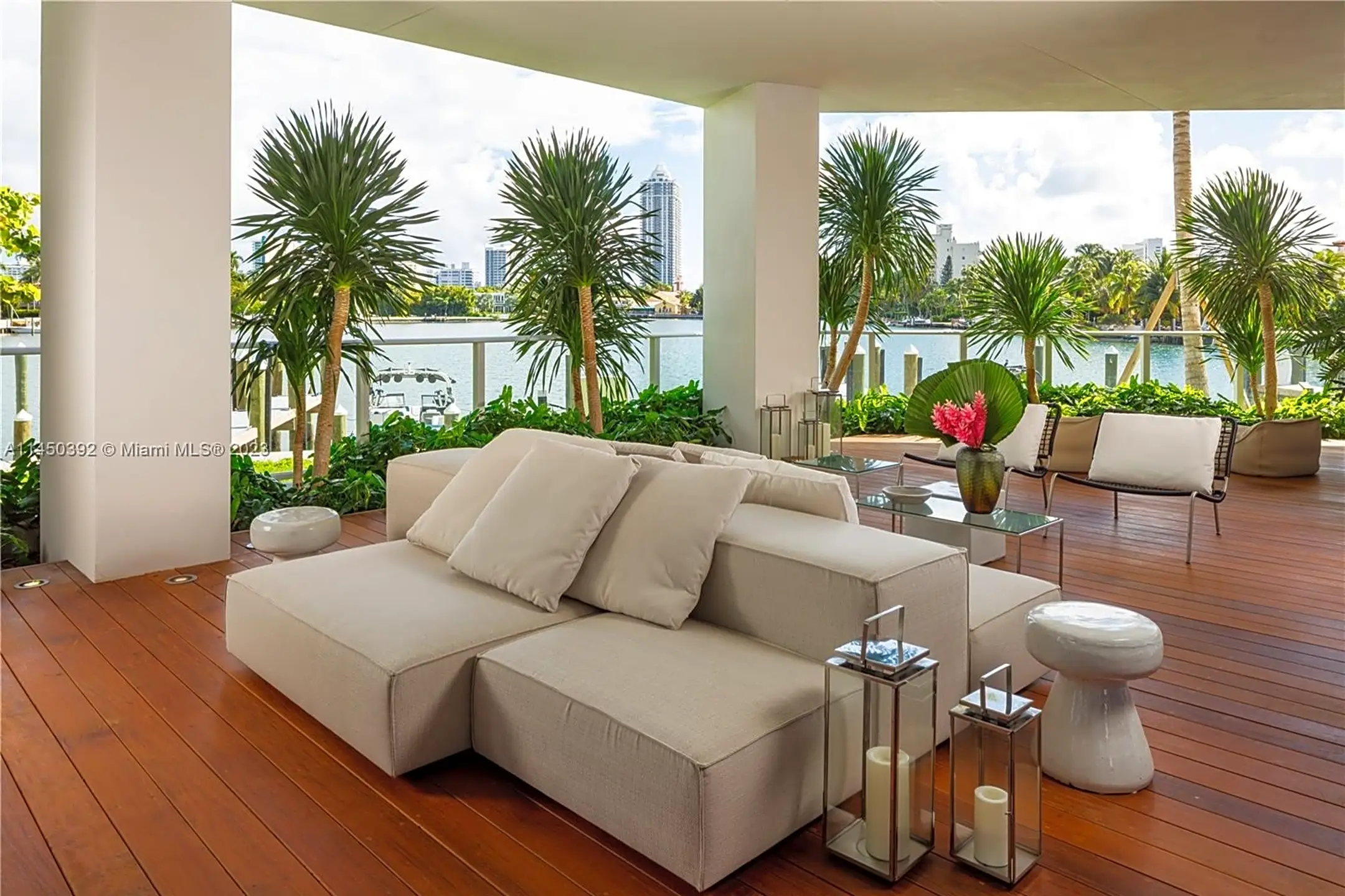 Bedroom - 1081 W 48th St - Miami Beach, FL