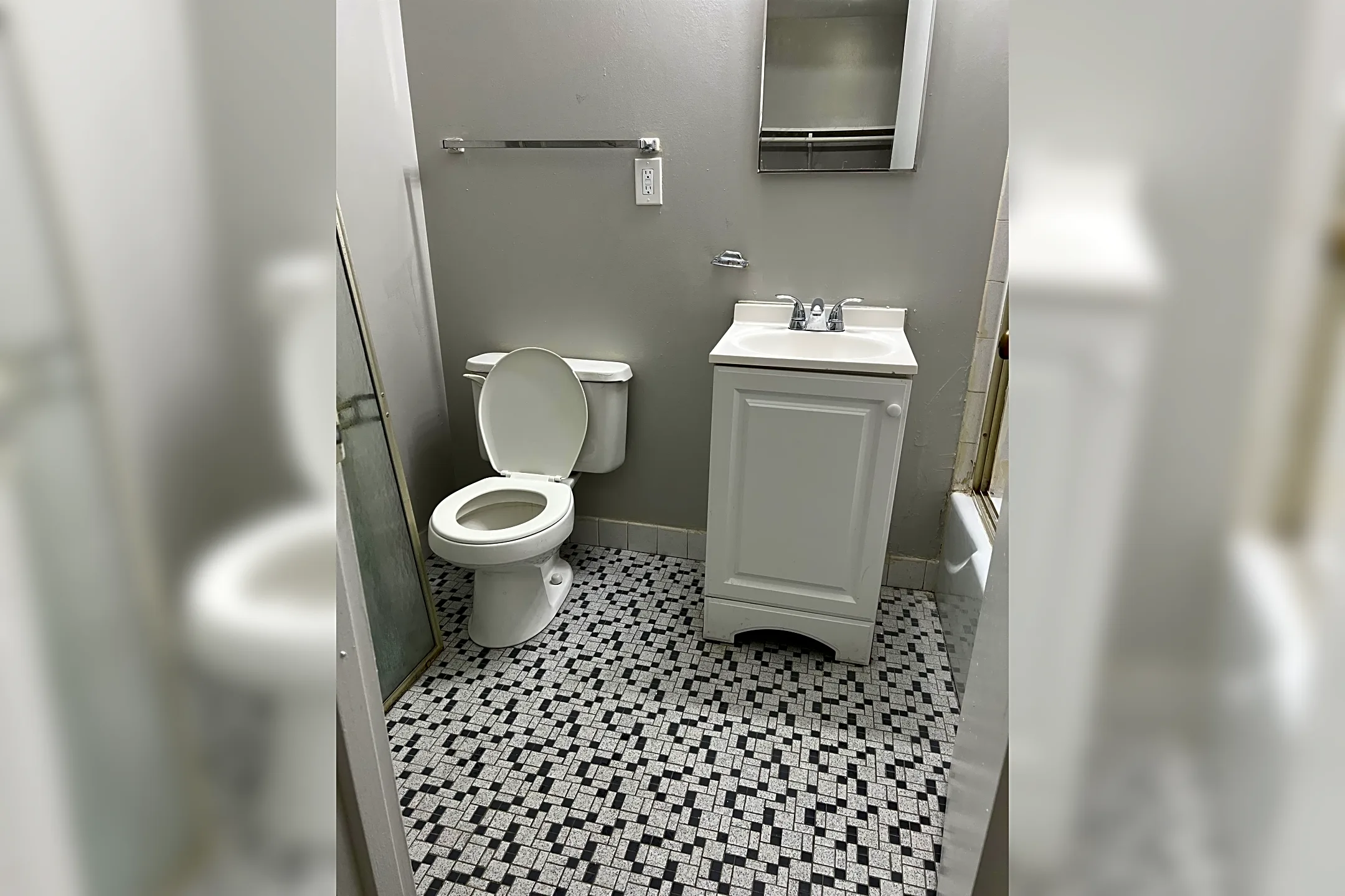 Bathroom - 967 Asylum Ave - Hartford, CT