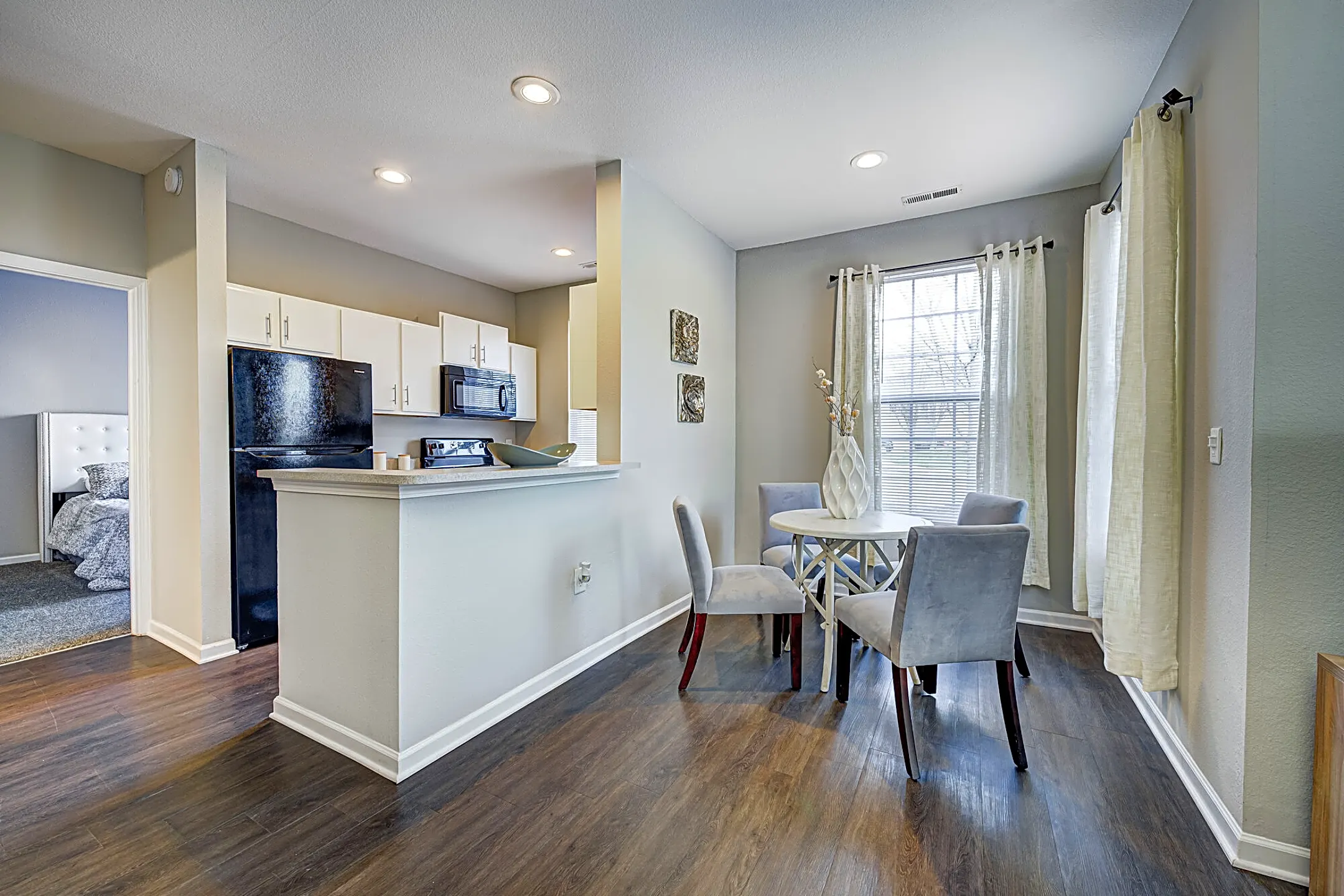 Linden Square Village Indianapolis, IN 46234