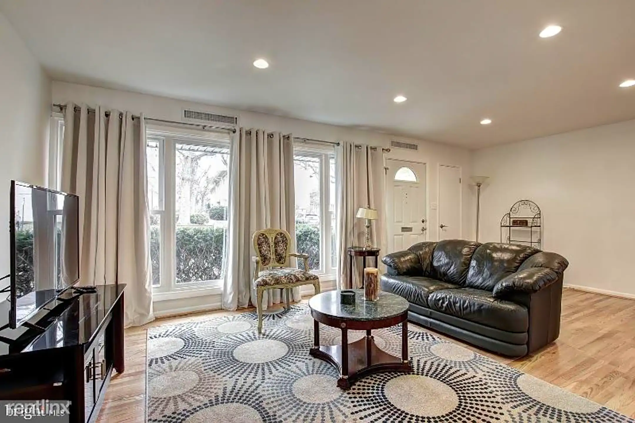 4700 Parkman Ct Townhomes Annandale, VA 22003