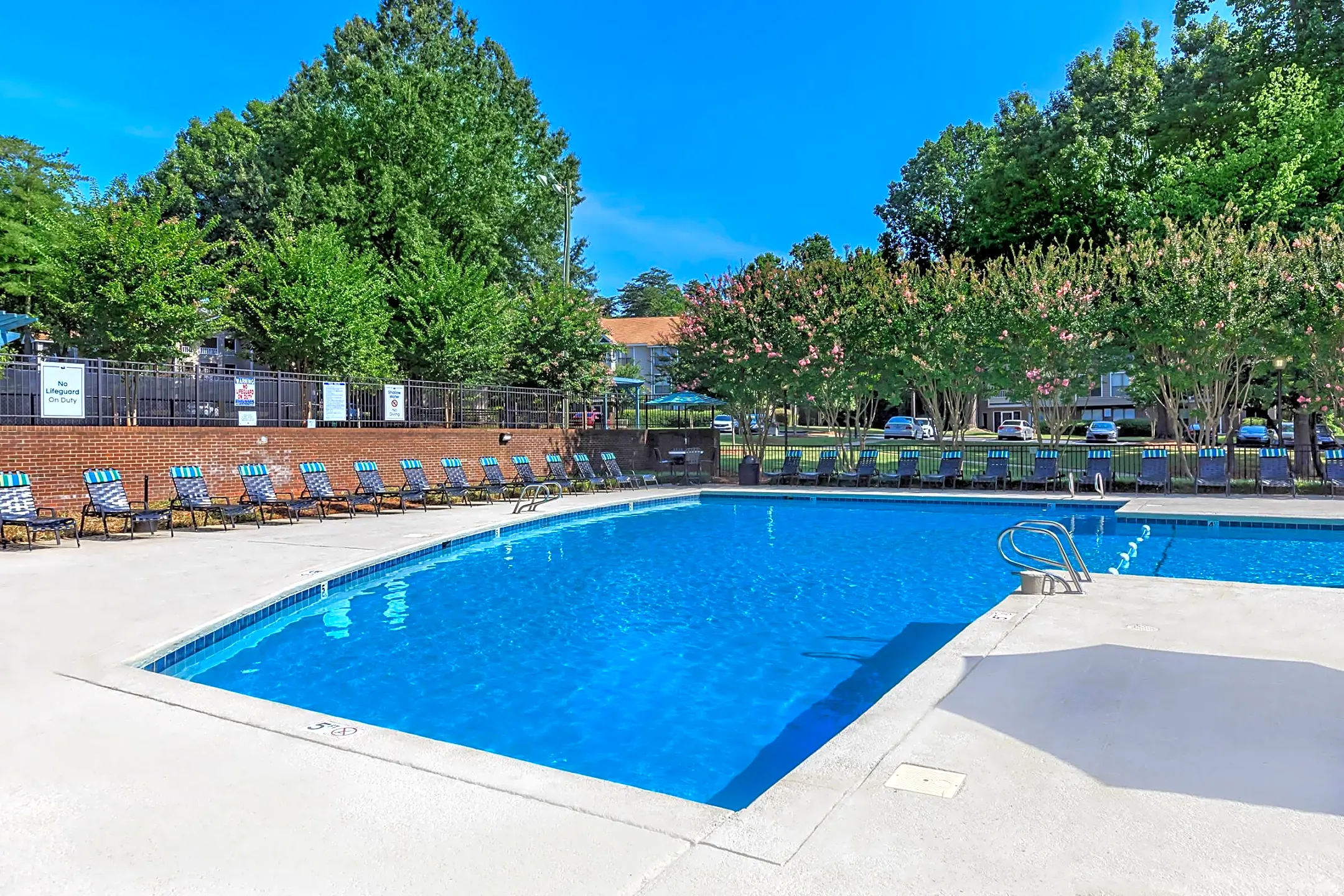 Huntsview Apartments - Greensboro, NC 27410