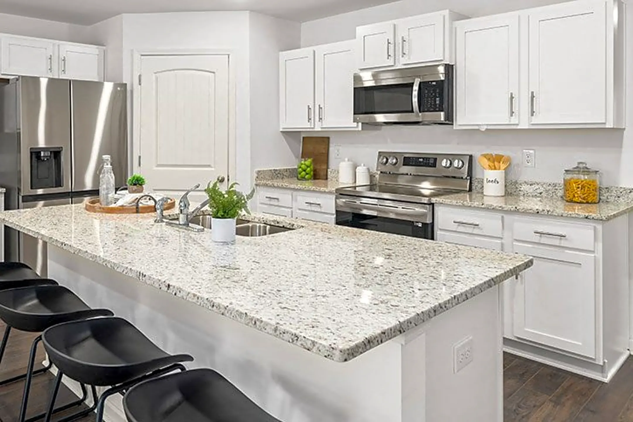 The Grove Moundville 12898 Grove Circle Moundville, AL Apartments