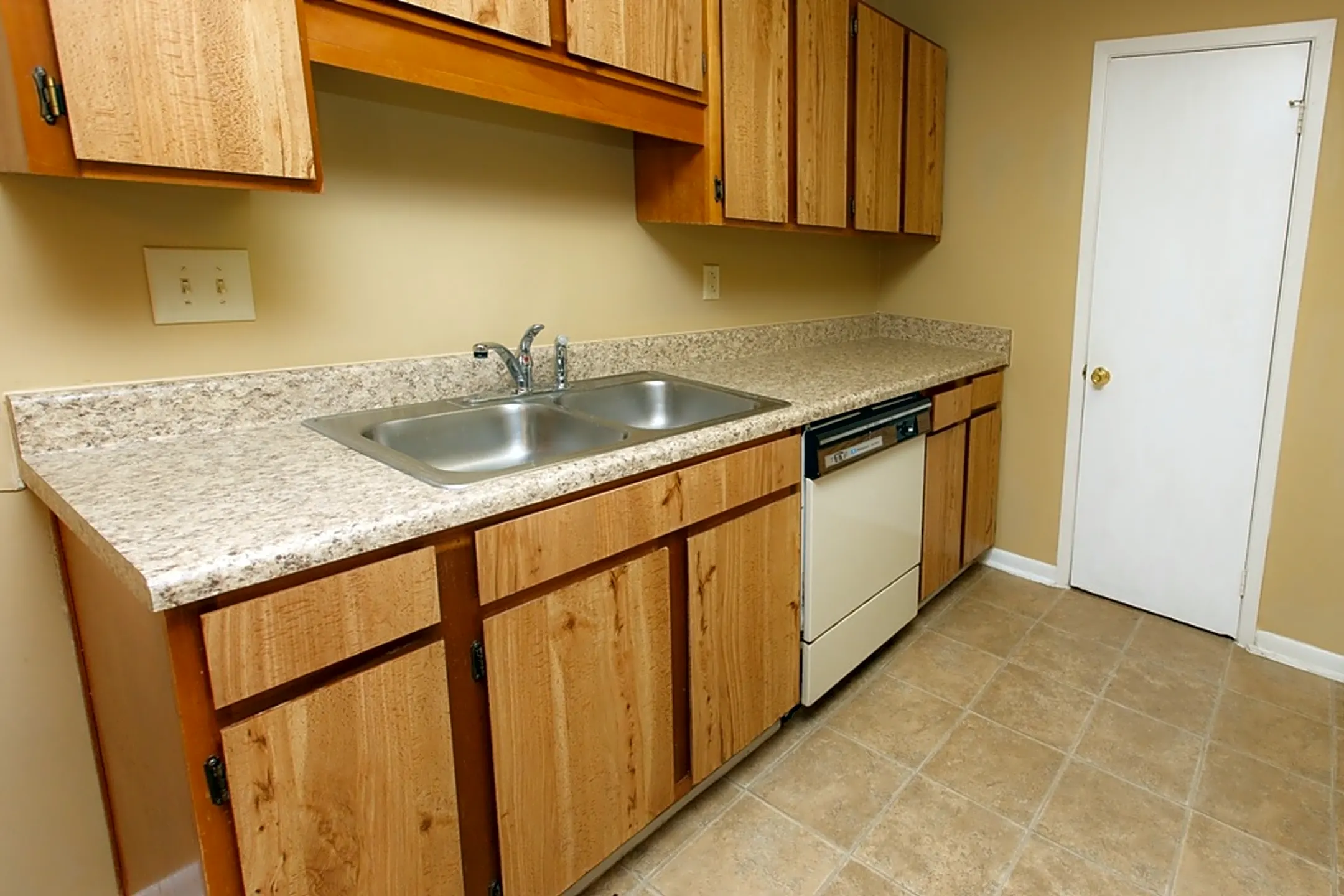 Park Place Apartments - Ridgeland, MS 39157