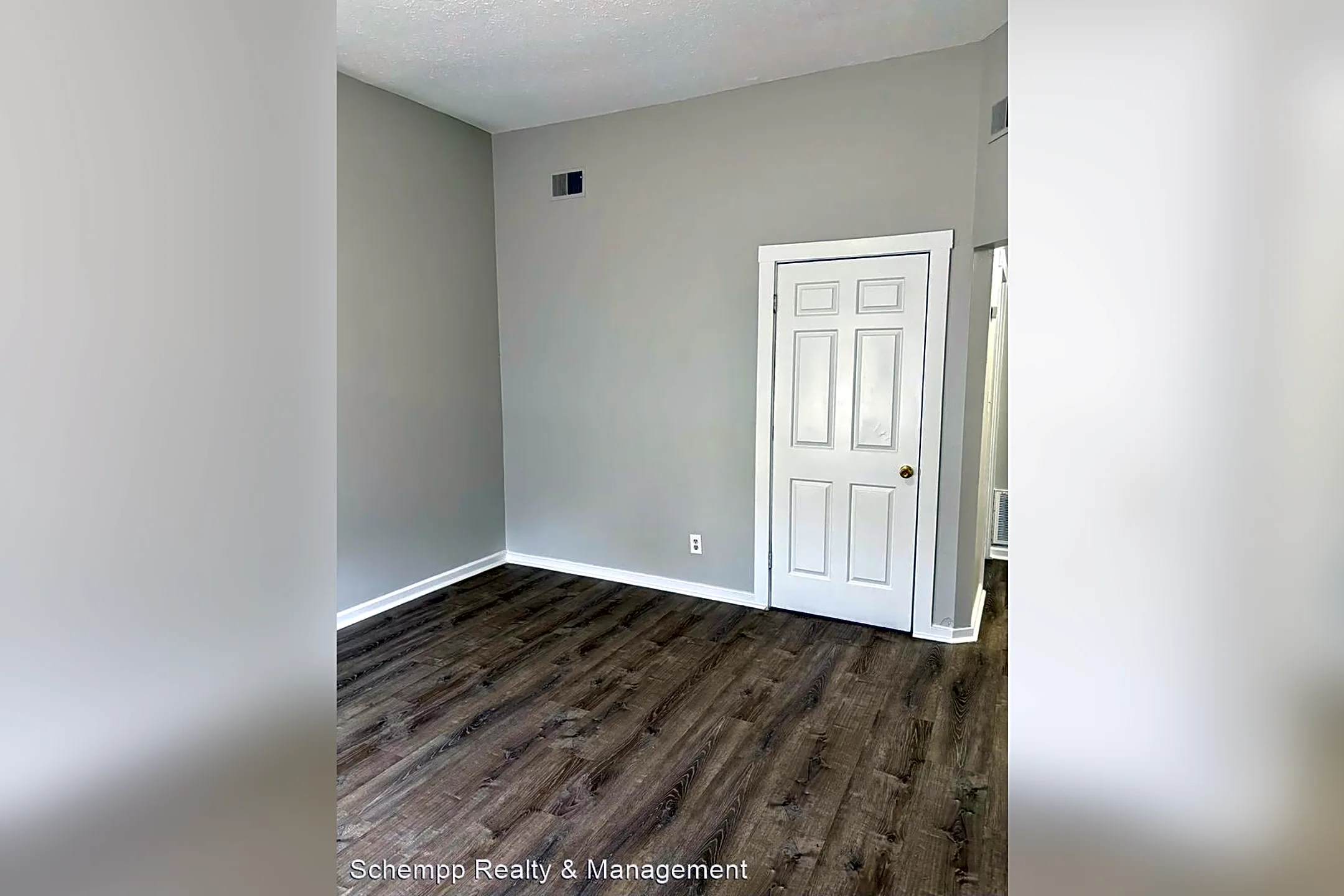 Bedroom - 2019 W Burnett Ave - Louisville, KY