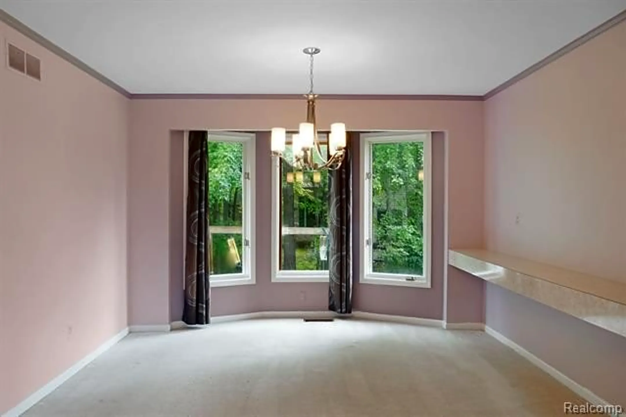 6017 Christina Dr - West Bloomfield, MI