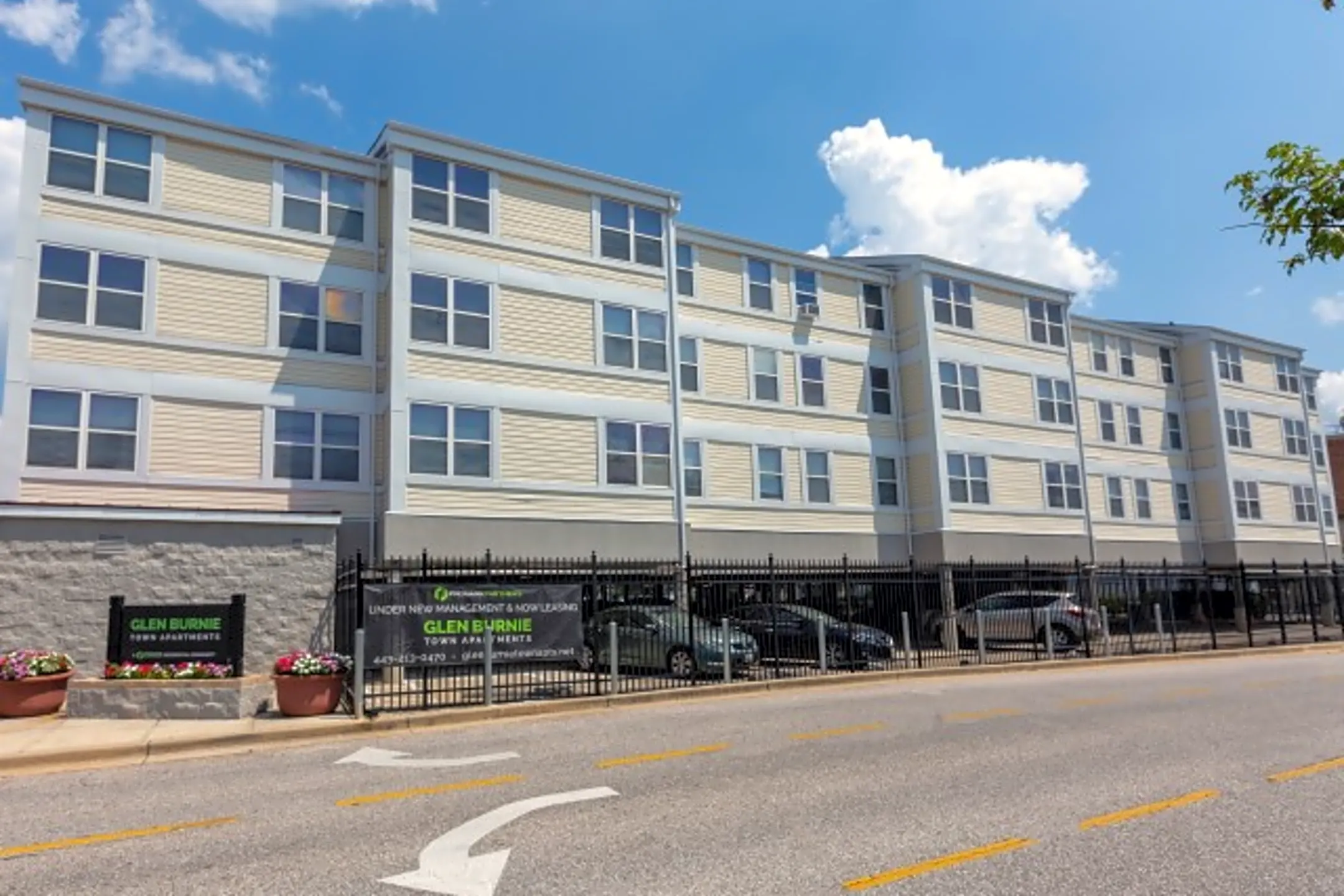 Glen Burnie Town Apartments 201 Crain Hwy N Glen Burnie, MD