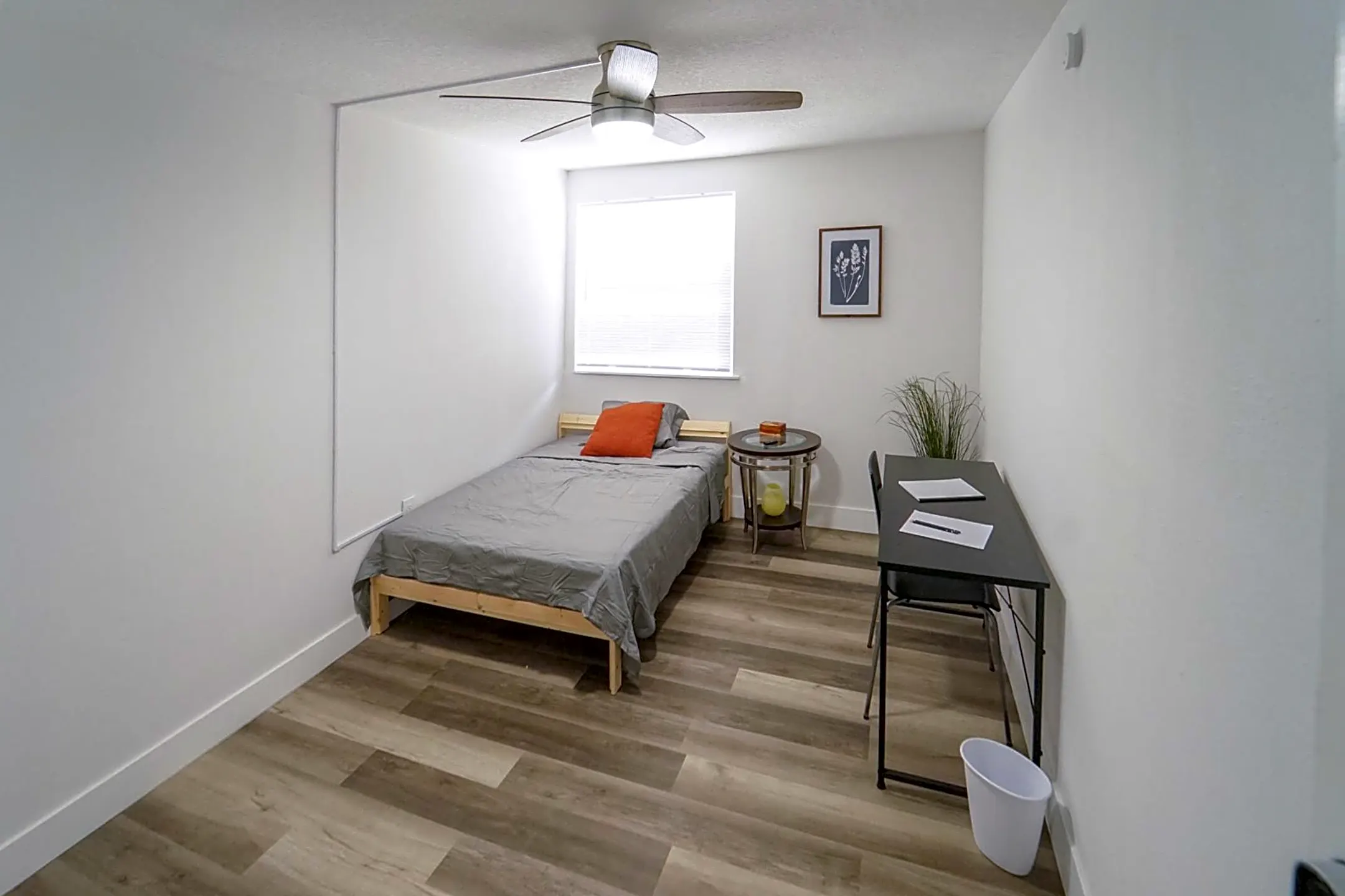 Bedroom - Room For Rent - Orlando, FL