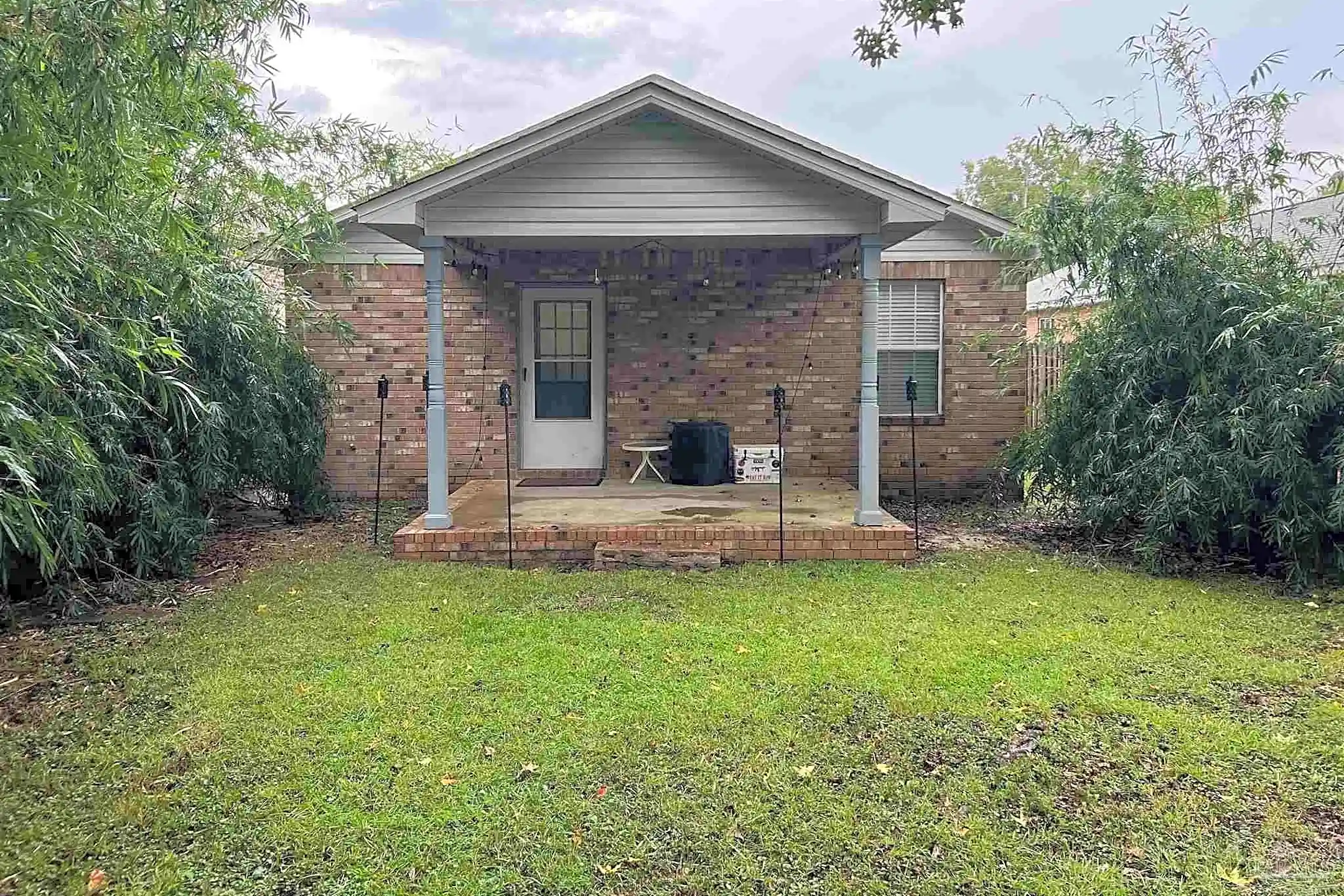 Building - 1665 E Hatton St - Pensacola, FL