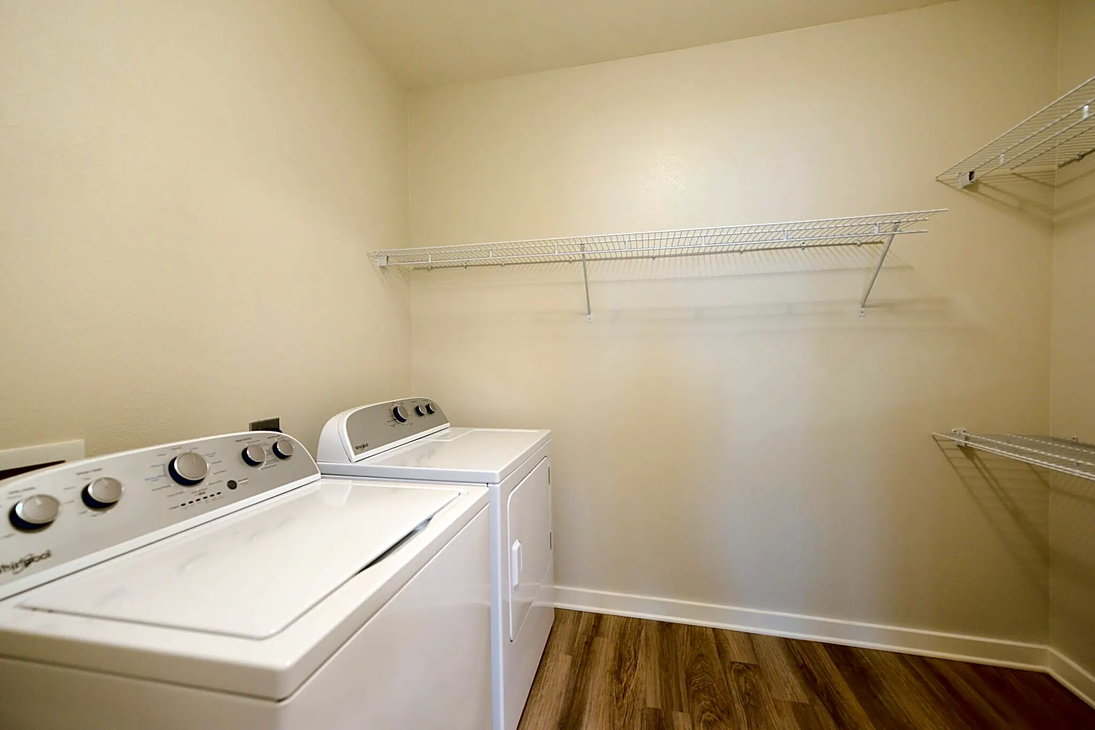 Luxor Club Jacksonville, FL 32258