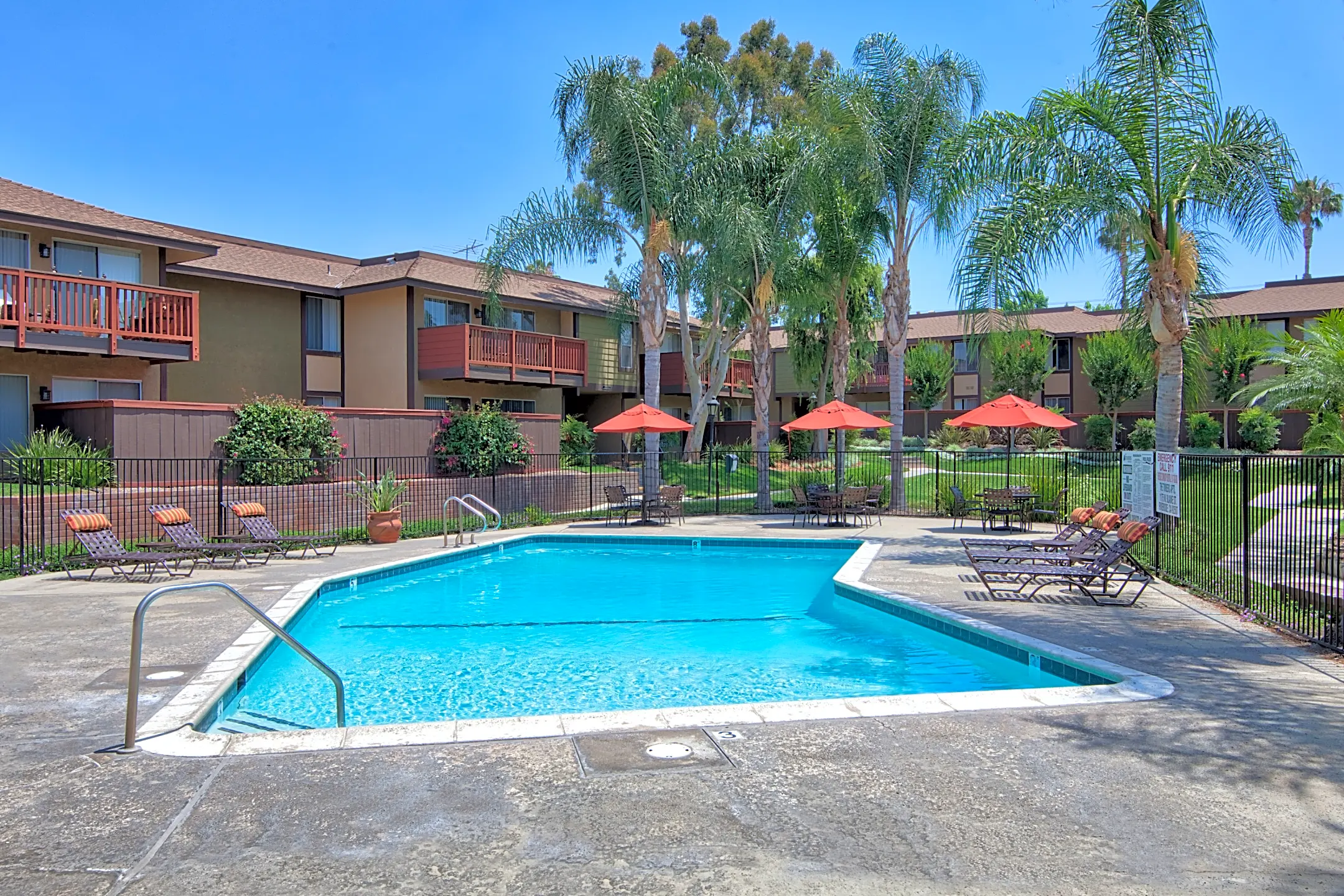 Pool - Los Arbolitos Timbers Apartments - Riverside, CA
