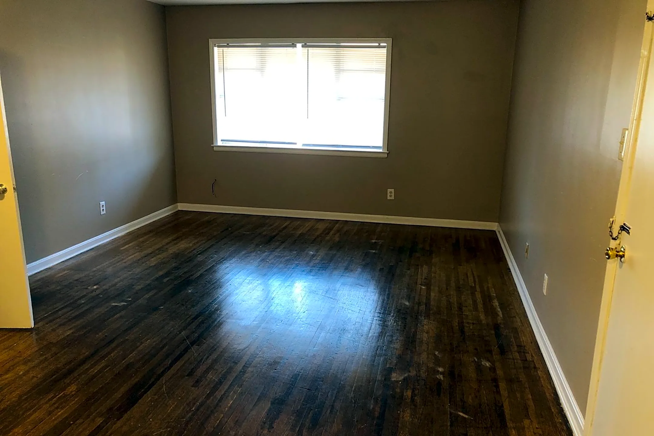 4015 Summer Ave Houses Memphis, TN 38122