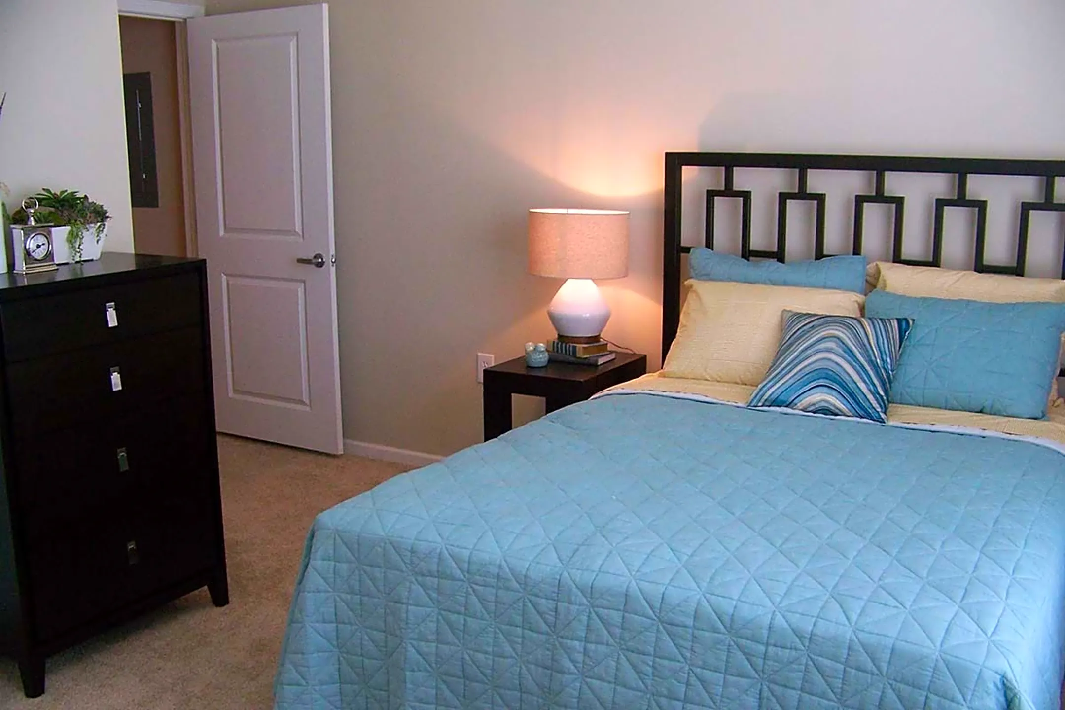 Bedroom - Oak Grove Crossing Luxury Apartment Homes - Newburgh, IN