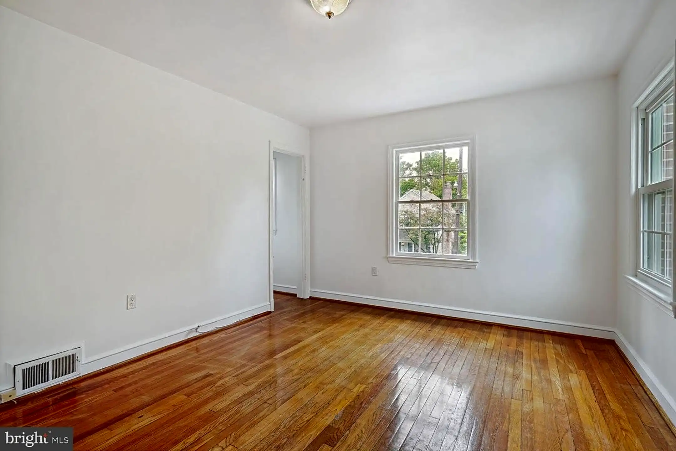 Living Room - 4319 Ellicott St NW - Washington, DC