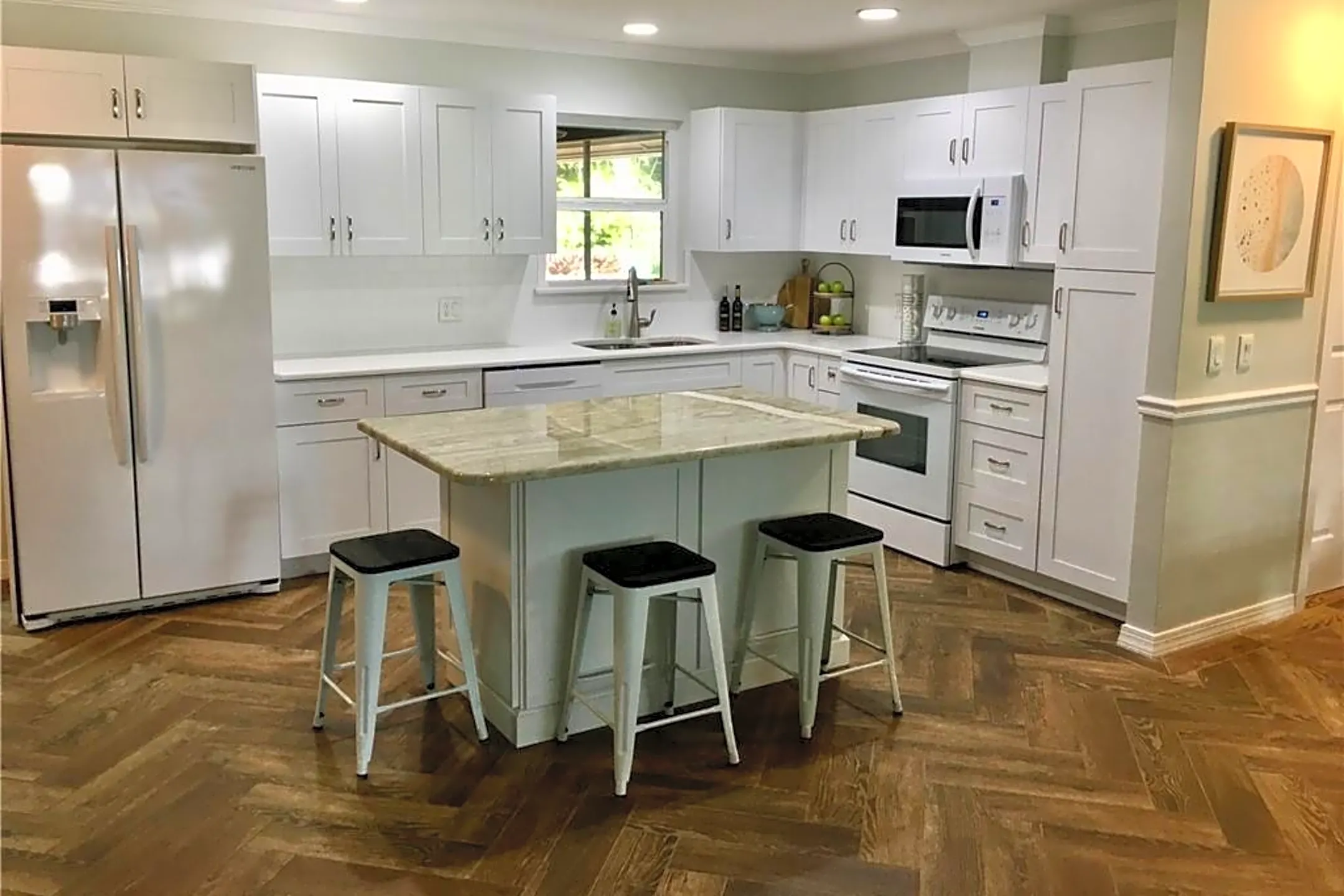 Kitchen - 907 Coquina Ln - Vero Beach, FL