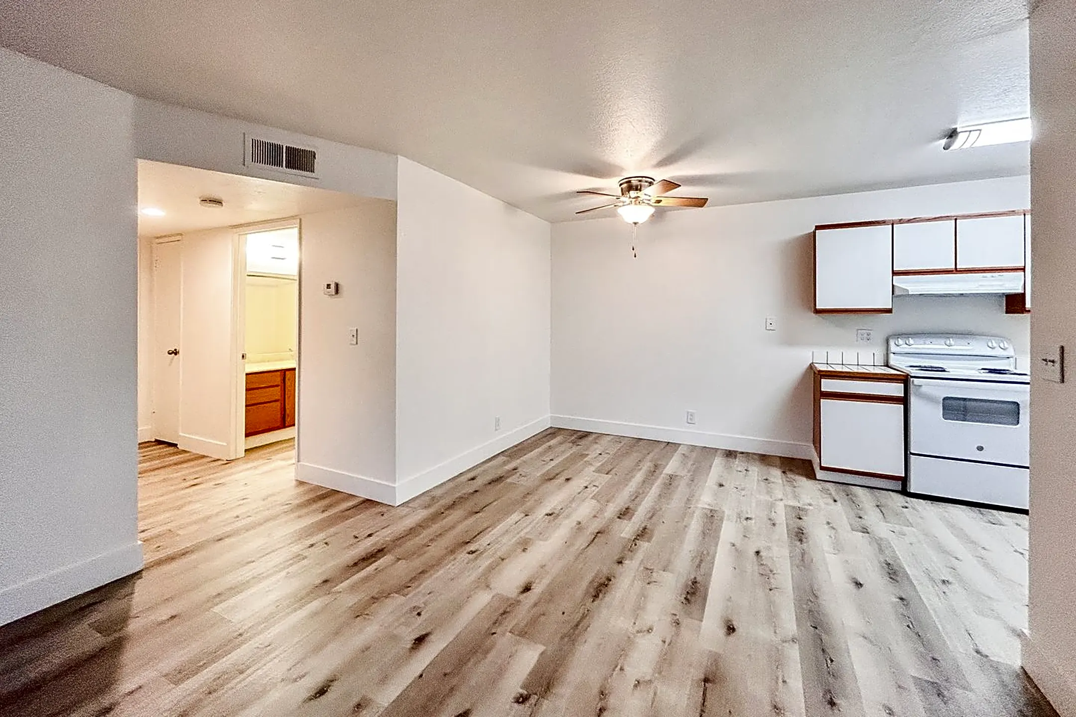 Parkview Apartments 2590 / 2594 California Park Drive Office Suite