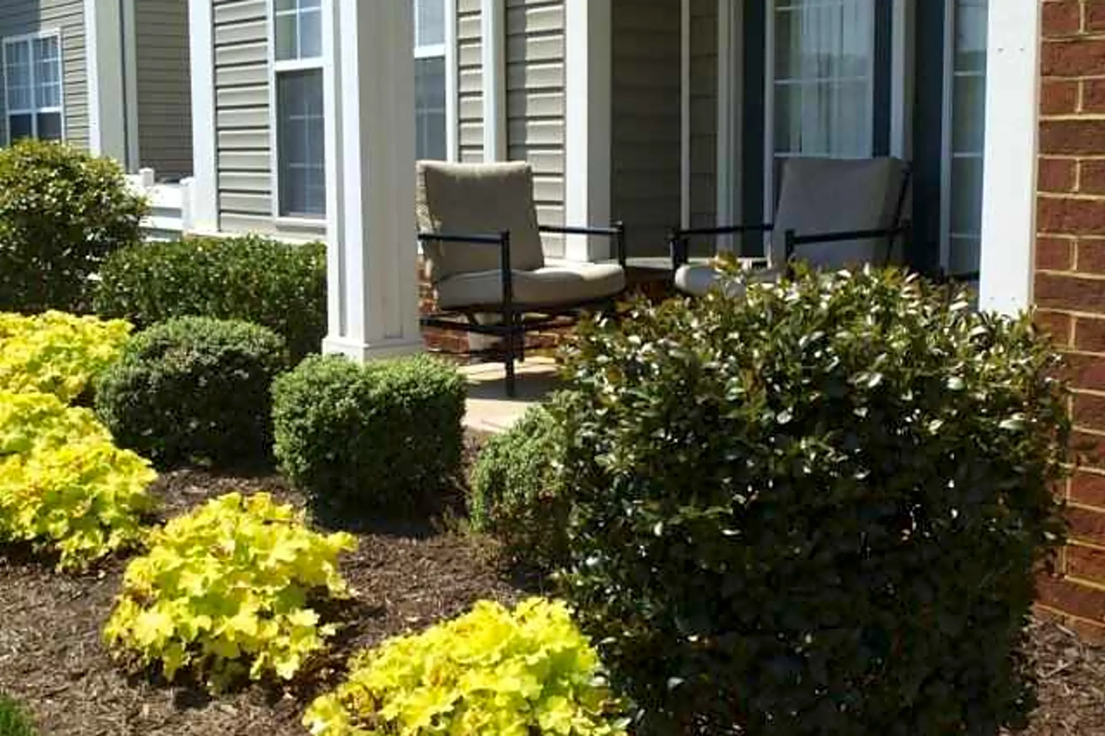 Landscaping - Rivermont Crossing - Chester, VA