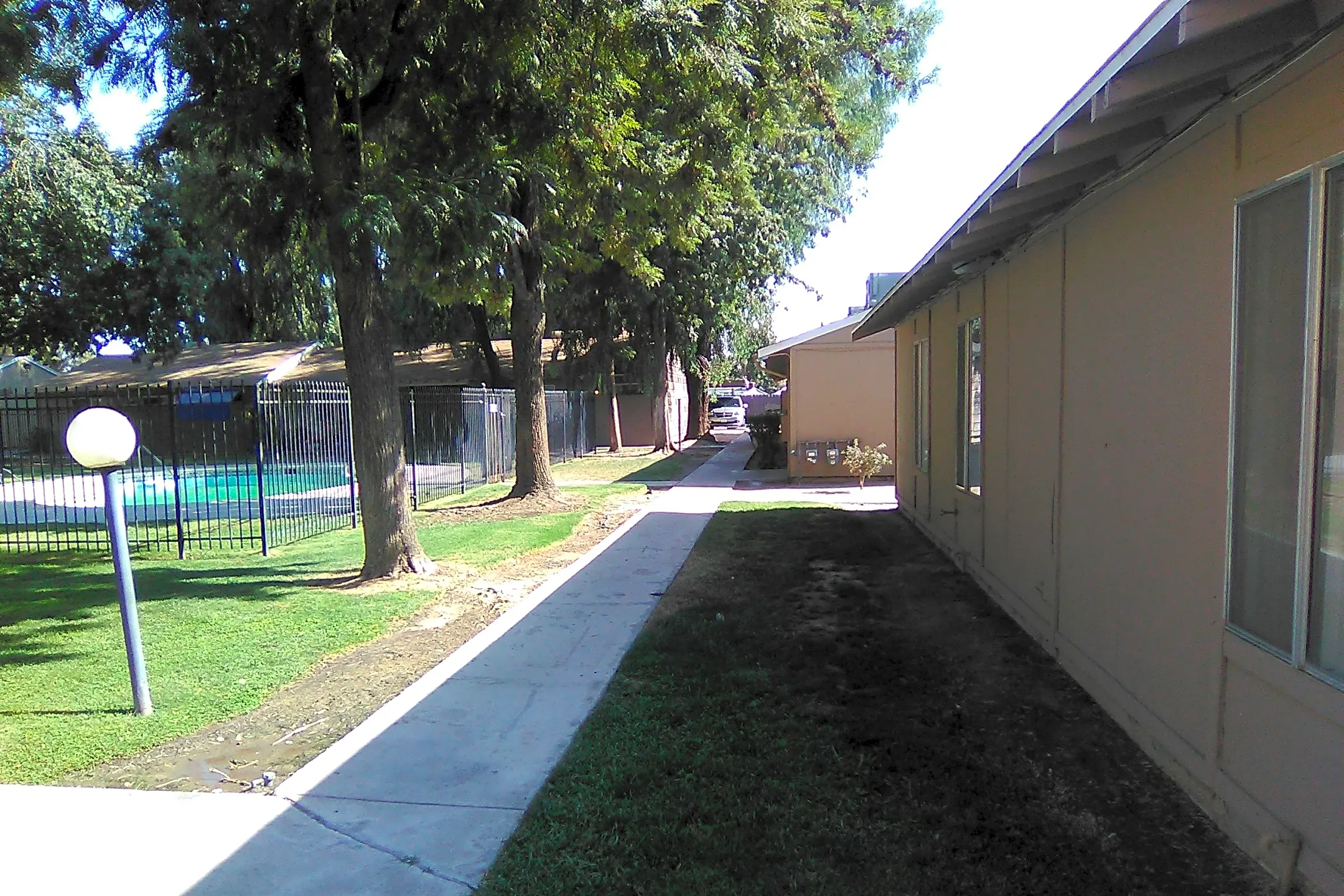 Redwood Apts Apartments - Hanford, Ca 93230