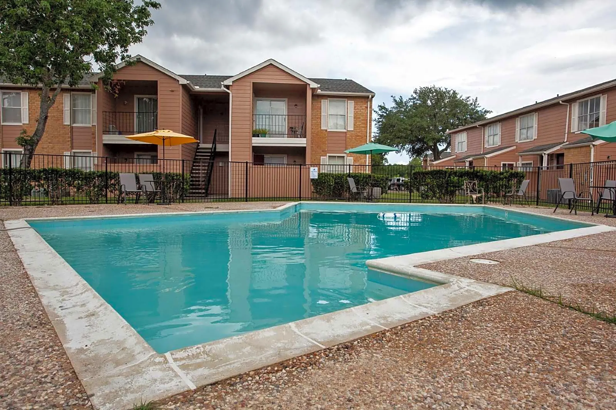 River Oaks Apartment Homes Sweeny, TX 77480