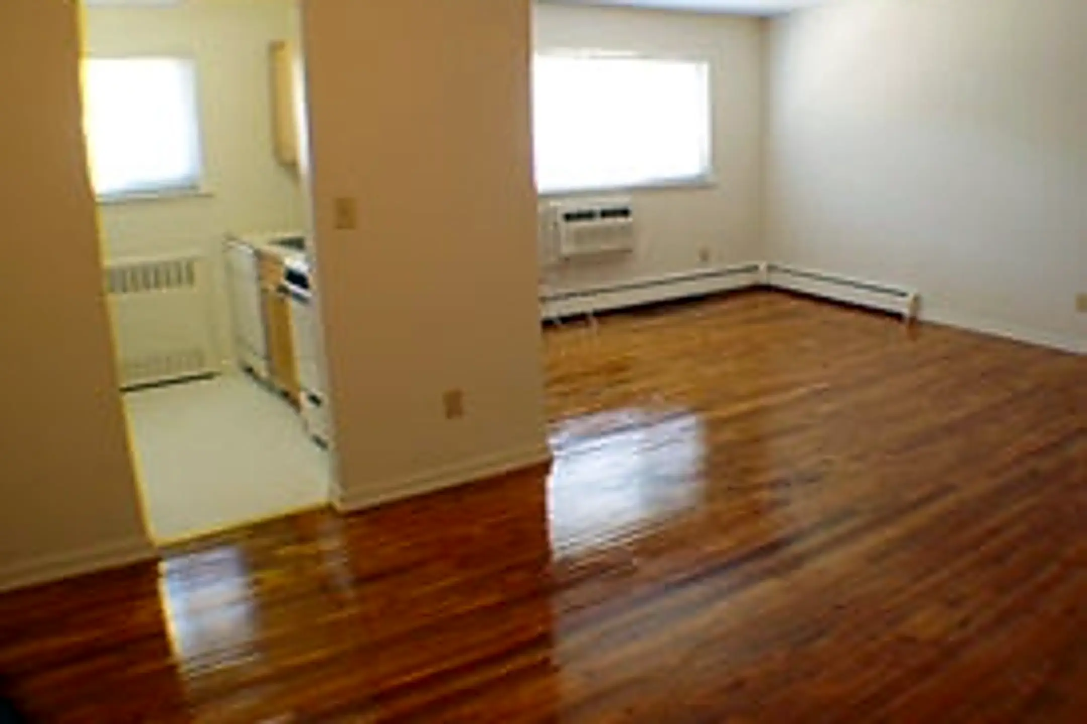 Wildwood & Soundview Garden Apartments Soundview Drive Port Washington, NY Apartments for