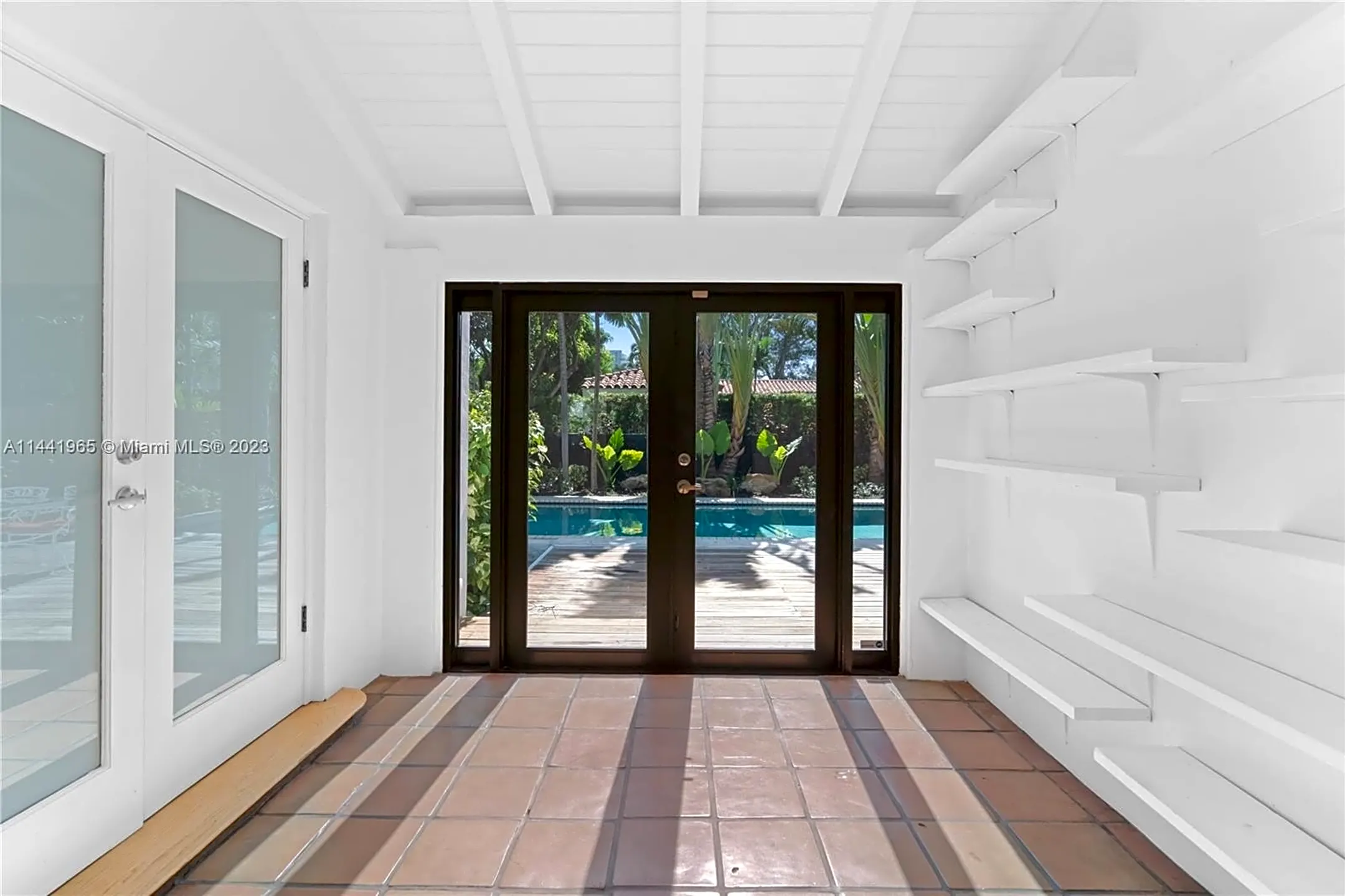 Patio / Deck - 4531 Sheridan Ave - Miami Beach, FL