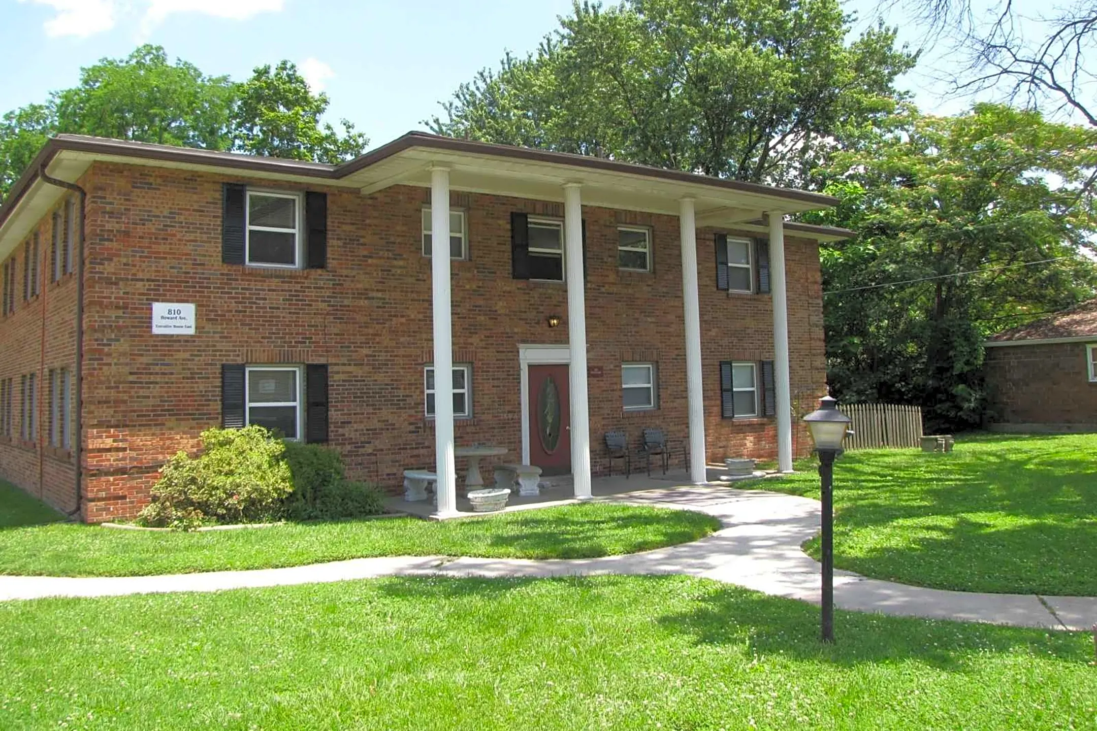 Parkside Apartments 810 Howard Ave Jeffersonville, IN Apartments